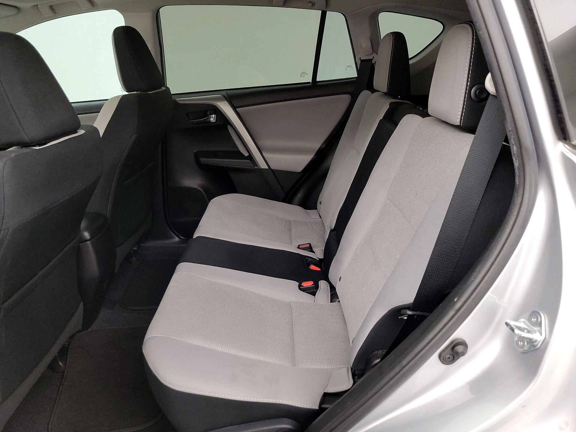 Thumbnail: 2017 Toyota RAV4 - 20