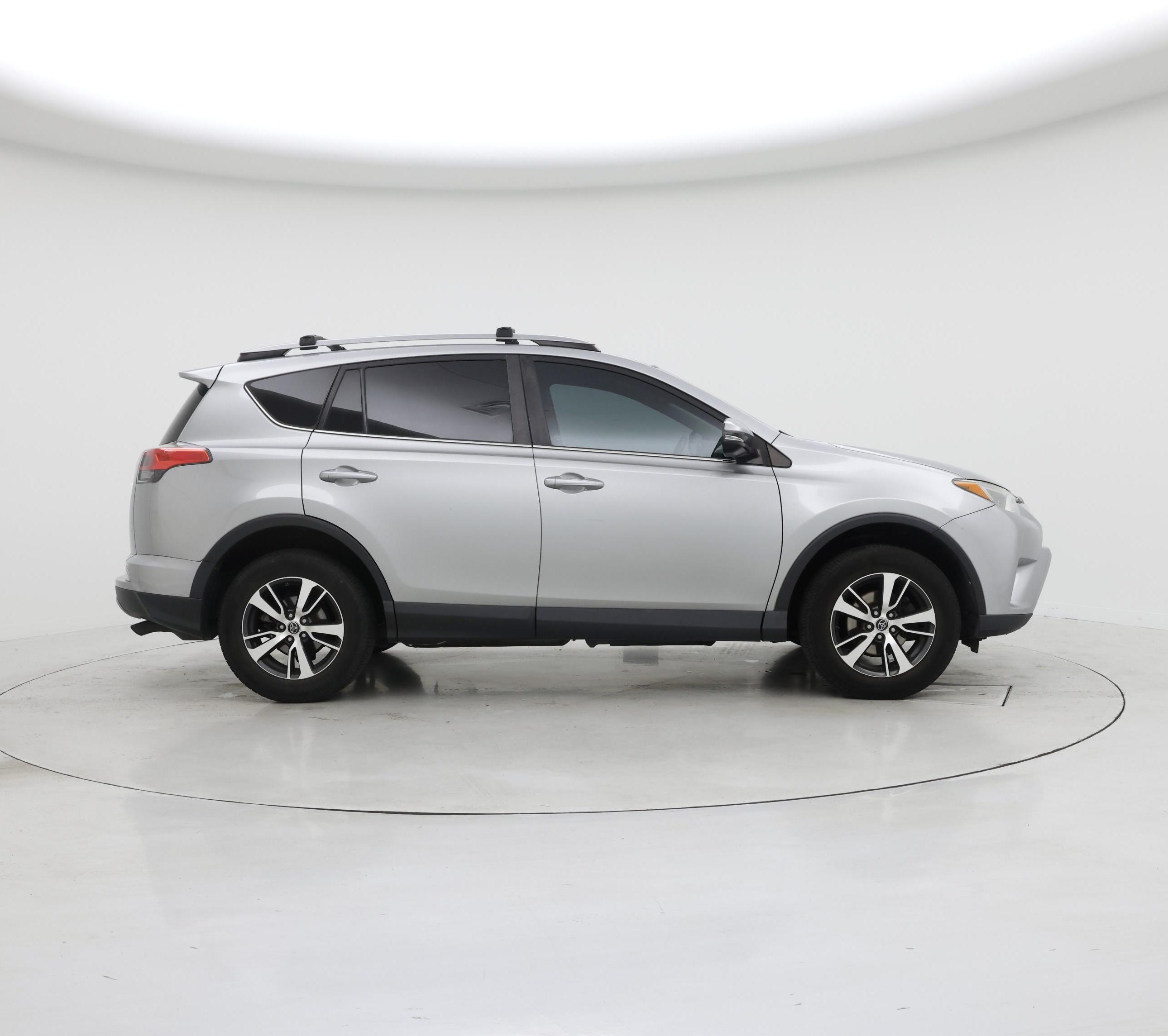 Thumbnail: 2017 Toyota RAV4 - 7