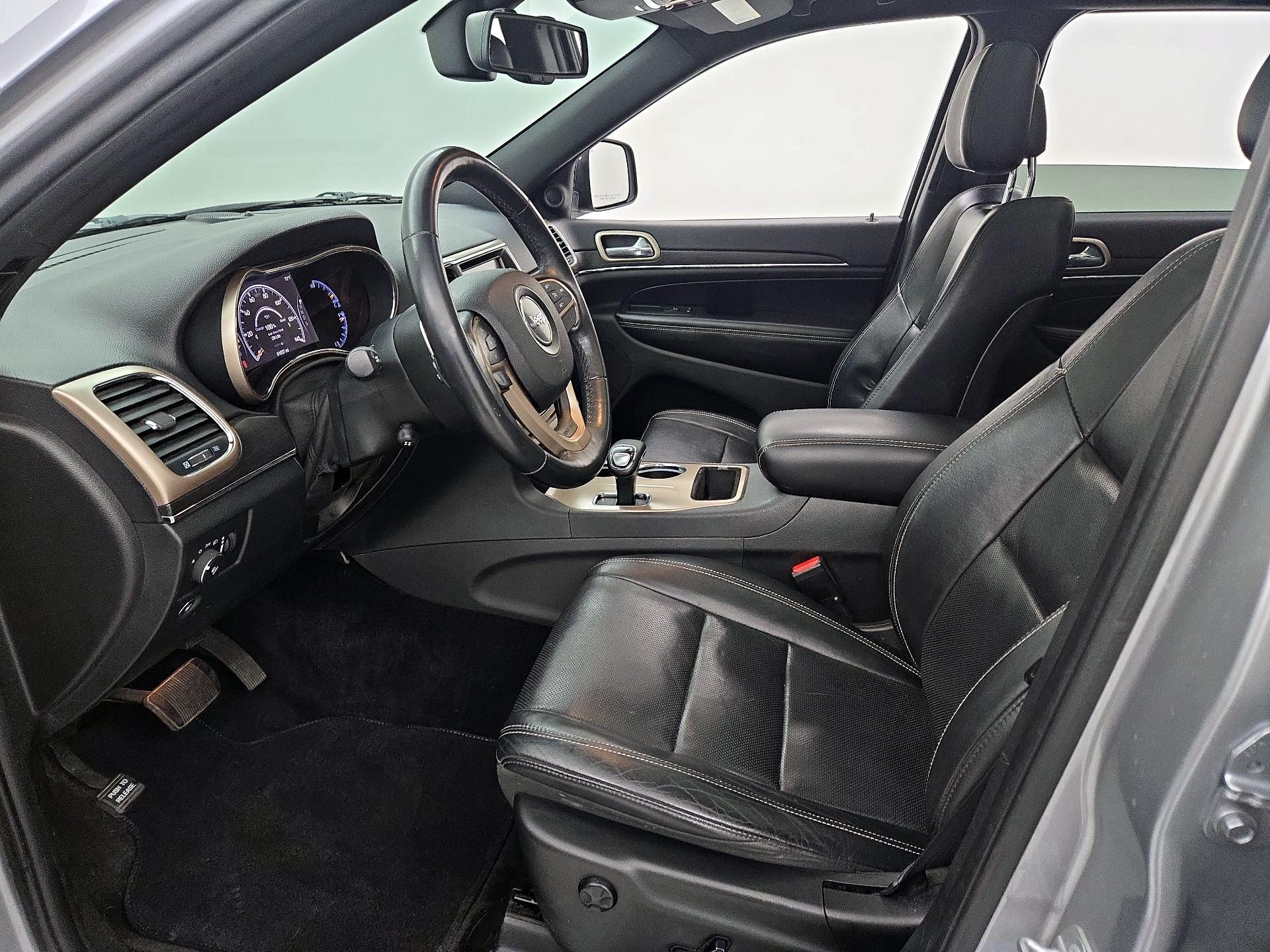 Thumbnail: 2015 Jeep Grand Cherokee - 11