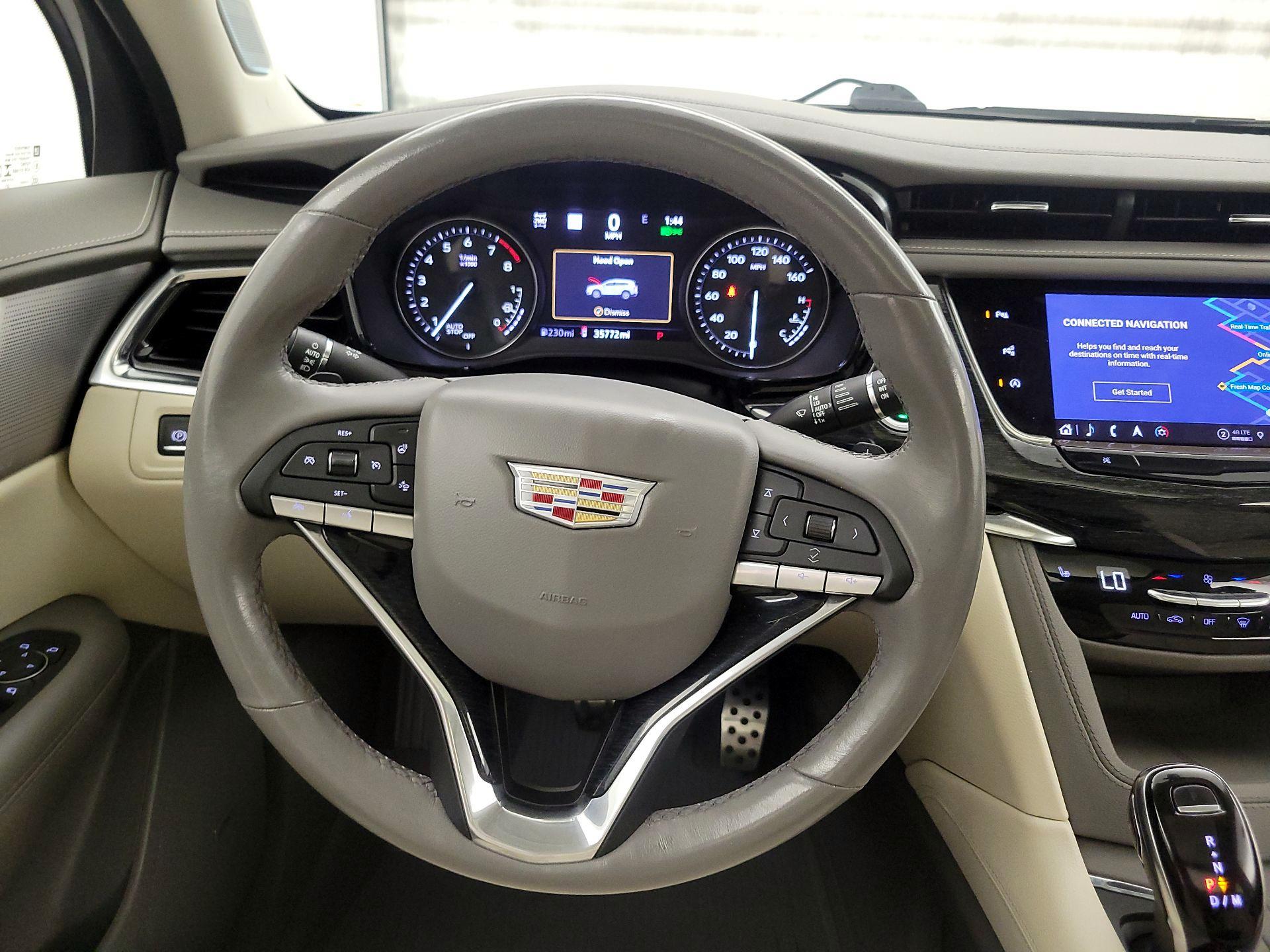 Thumbnail: 2022 Cadillac XT6 - 10