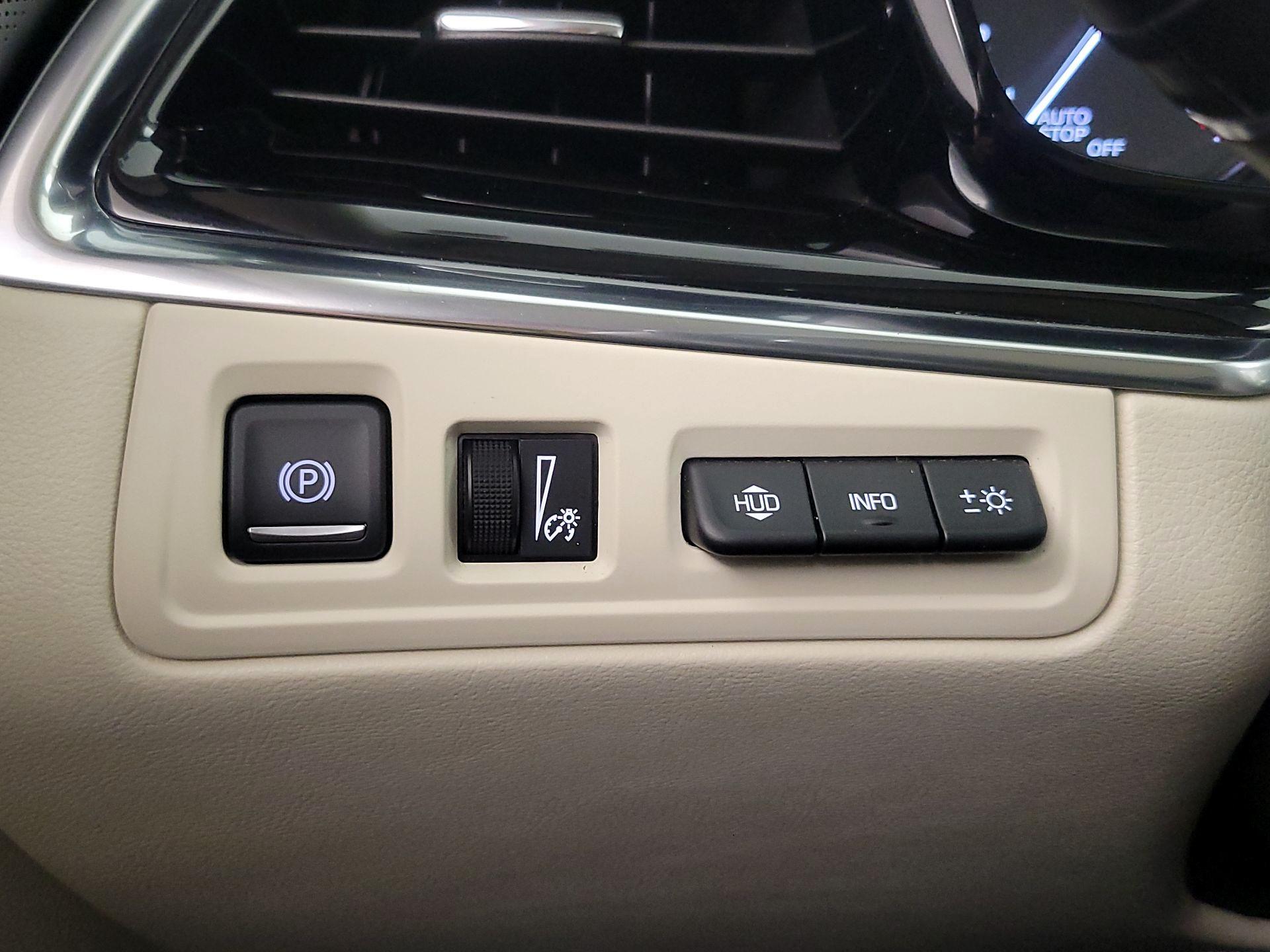 Thumbnail: 2022 Cadillac XT6 - 13