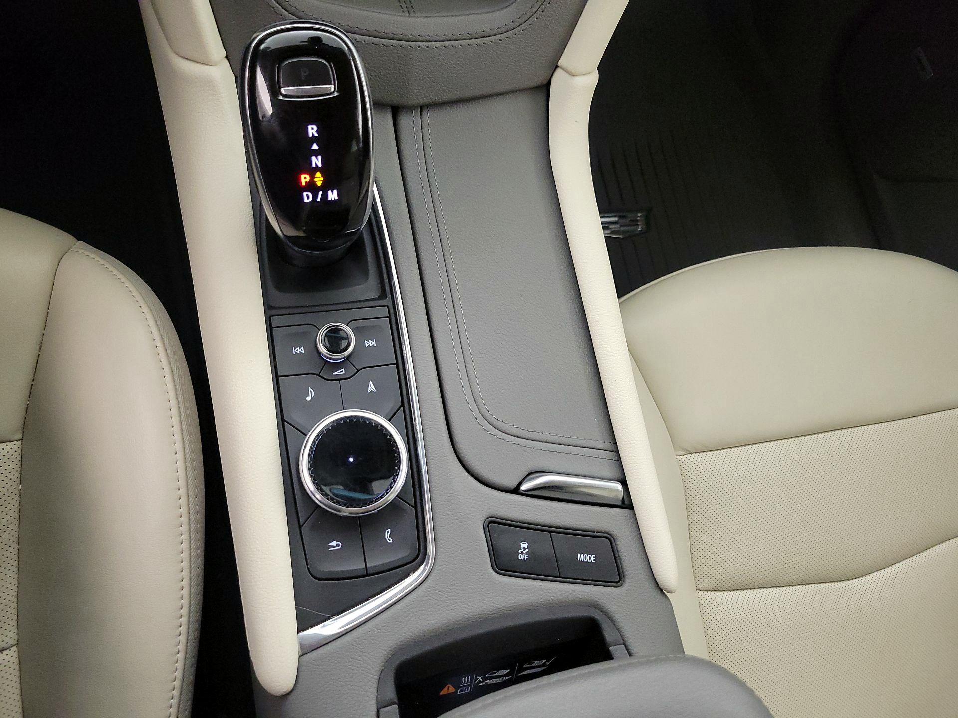 Thumbnail: 2022 Cadillac XT6 - 17