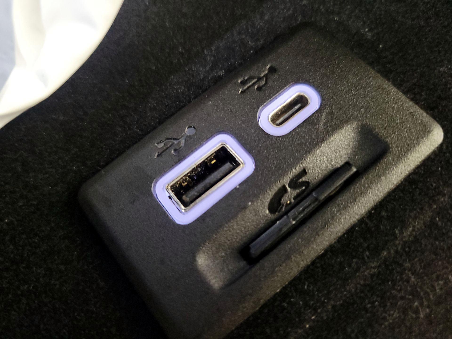 Thumbnail: 2022 Cadillac XT6 - 18