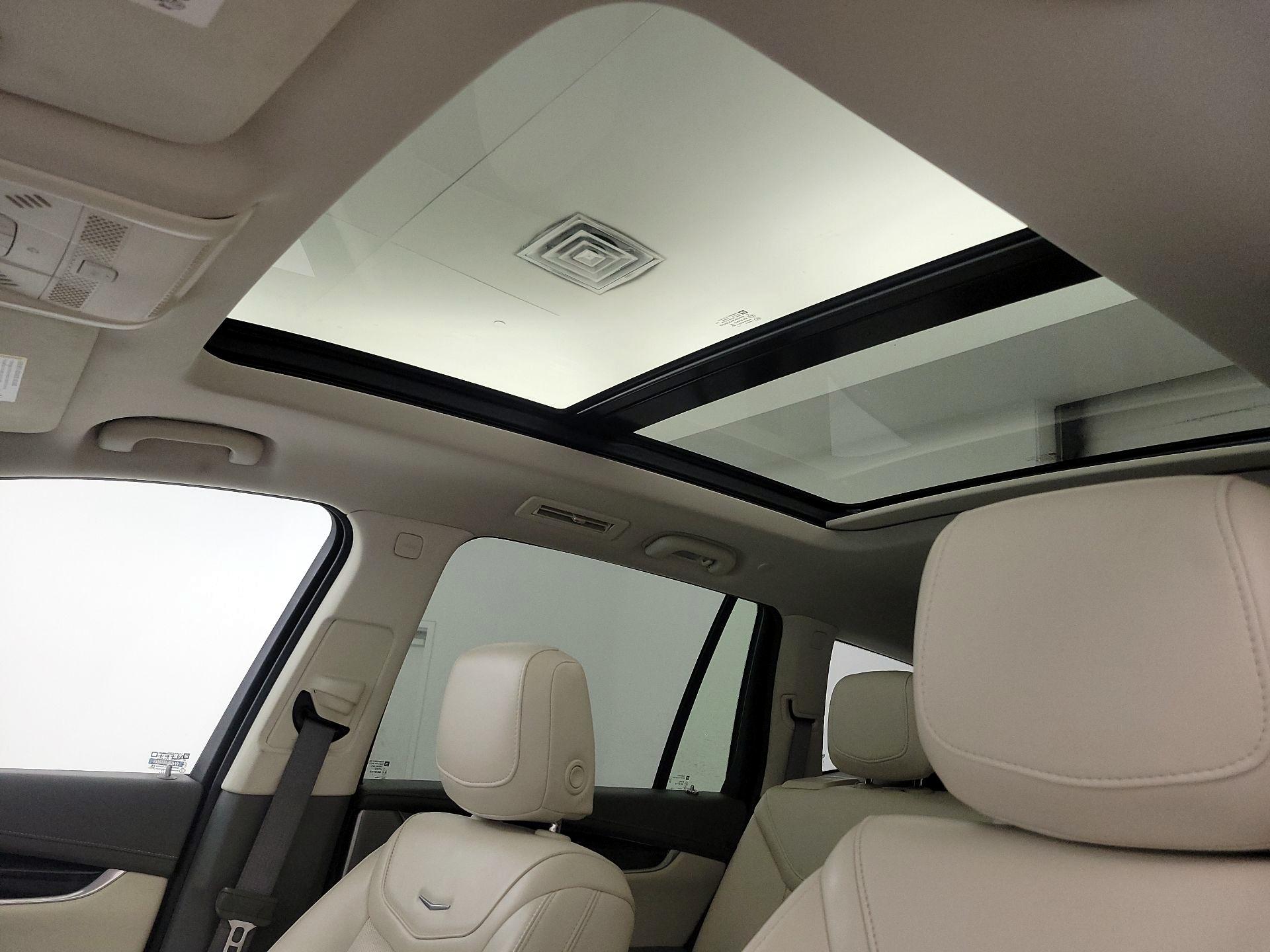 Thumbnail: 2022 Cadillac XT6 - 19