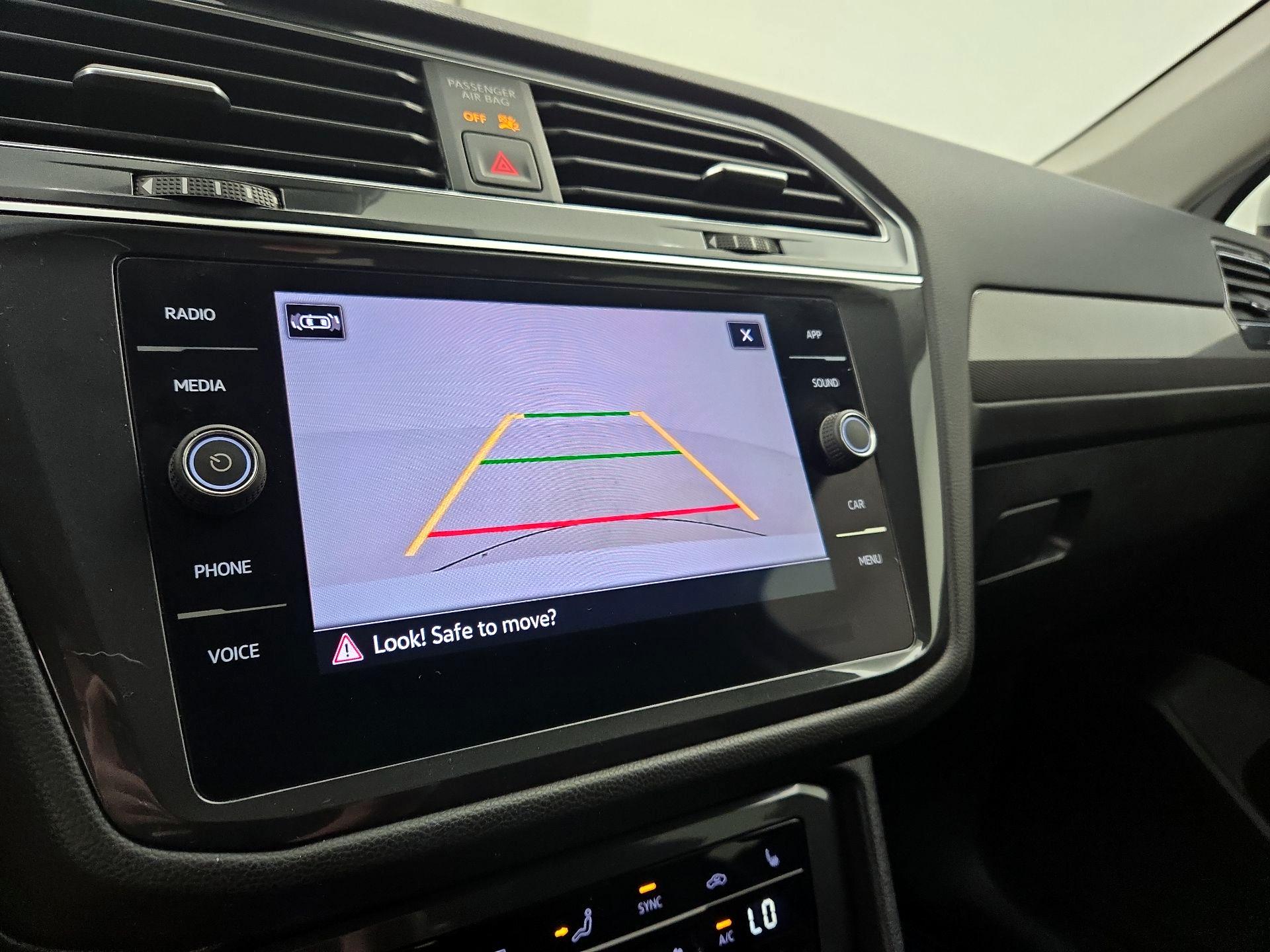 Thumbnail: 2022 Volkswagen Tiguan - 14