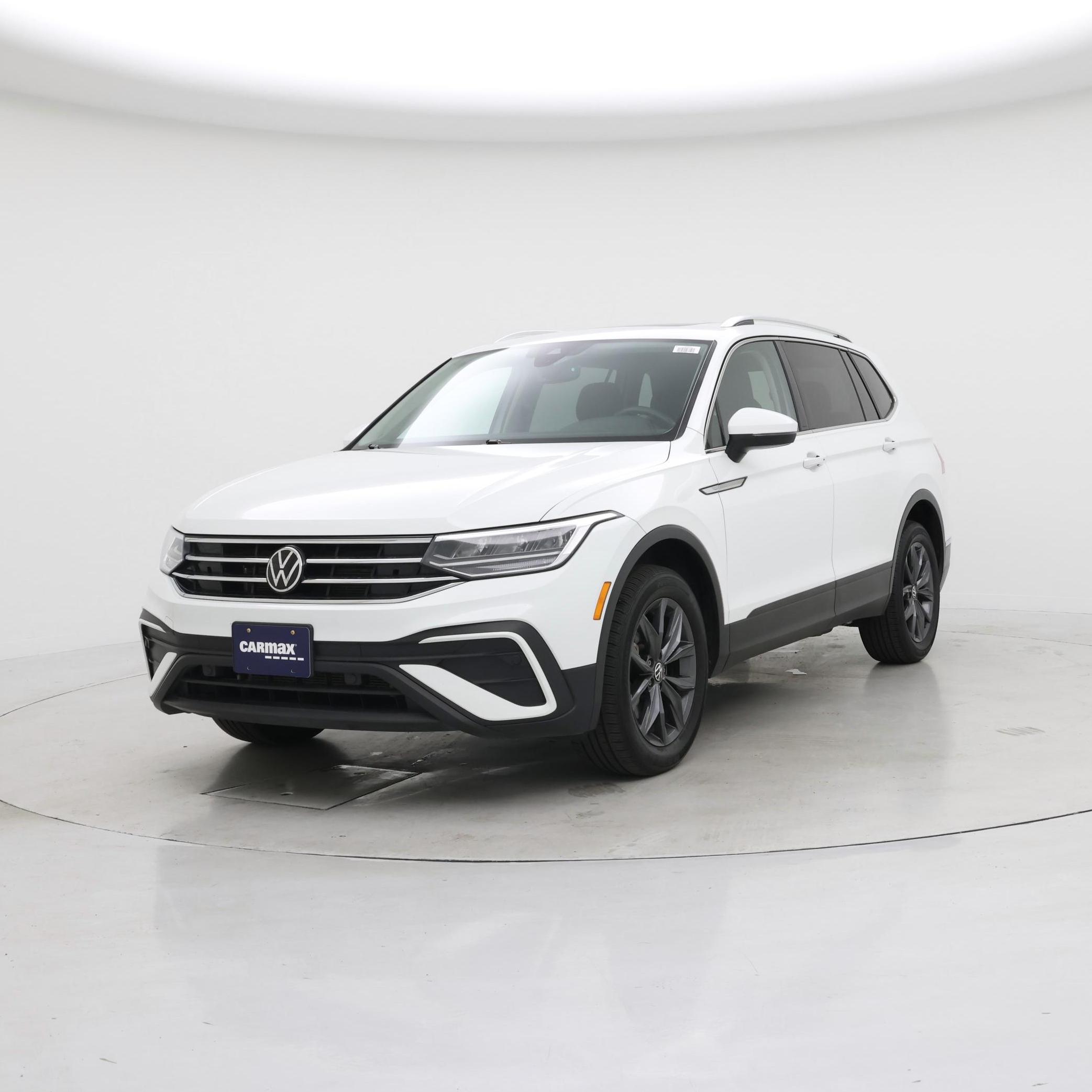 Thumbnail: 2022 Volkswagen Tiguan - 4