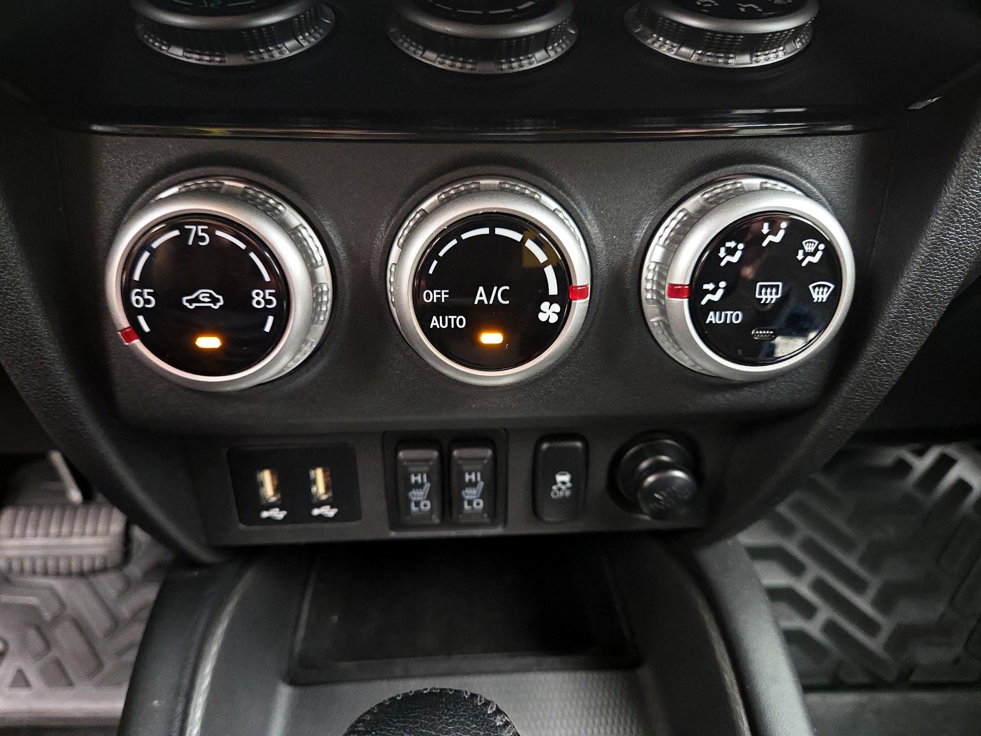 Thumbnail: 2021 Mitsubishi Outlander Sport - 16