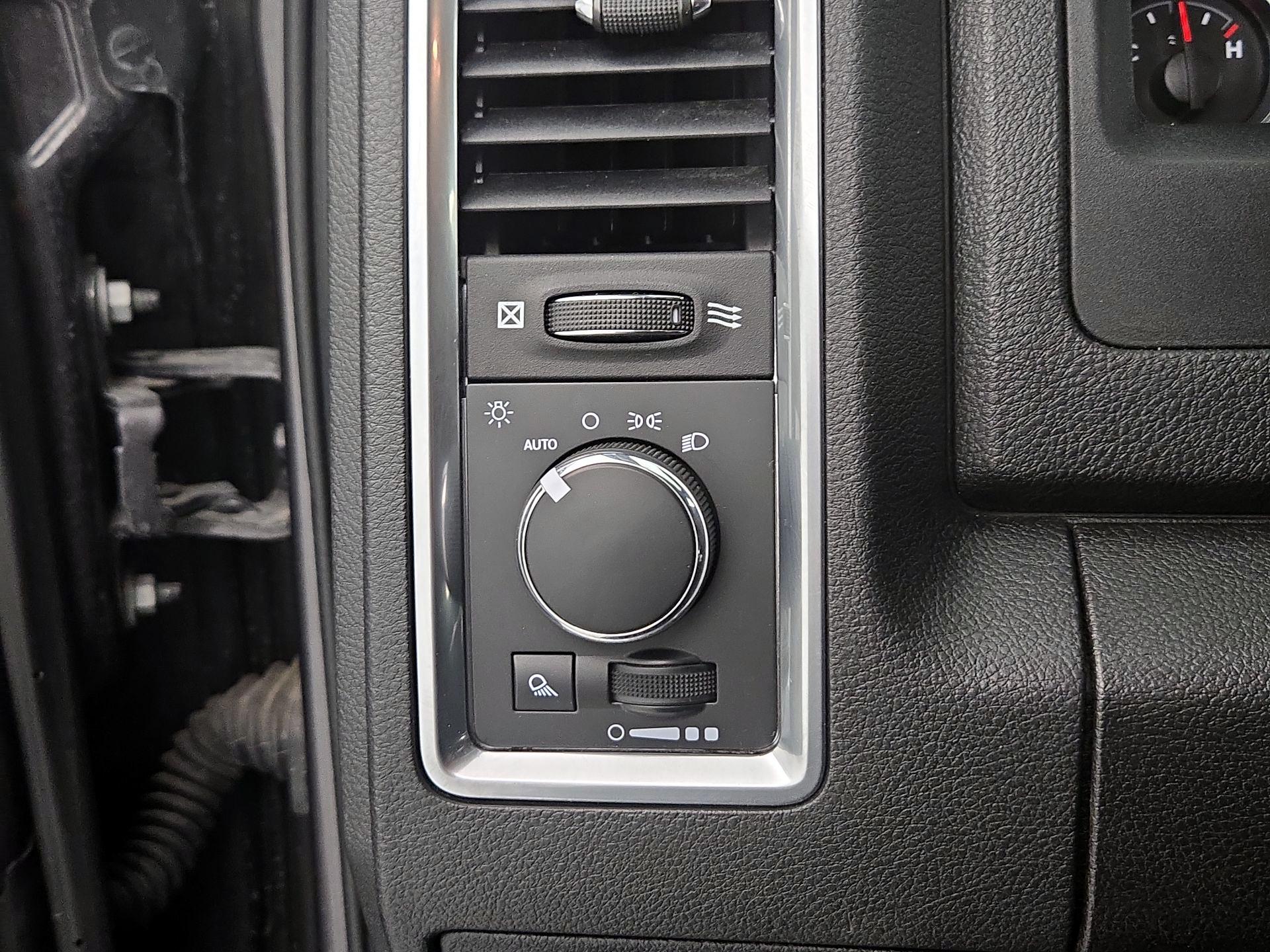 Thumbnail: 2023 RAM 1500 Classic - 13