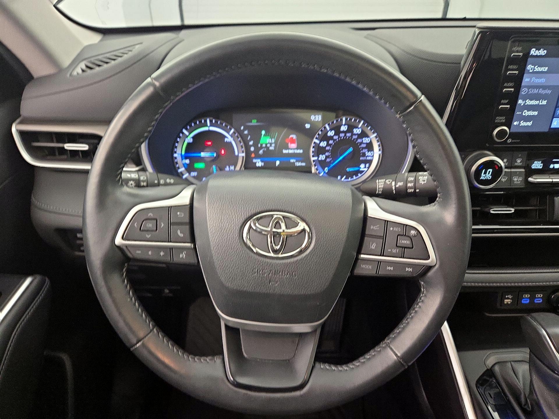 Thumbnail: 2022 Toyota Highlander - 10