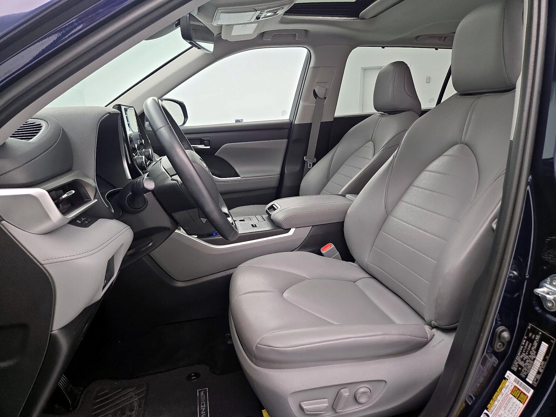 Thumbnail: 2021 Toyota Highlander - 11