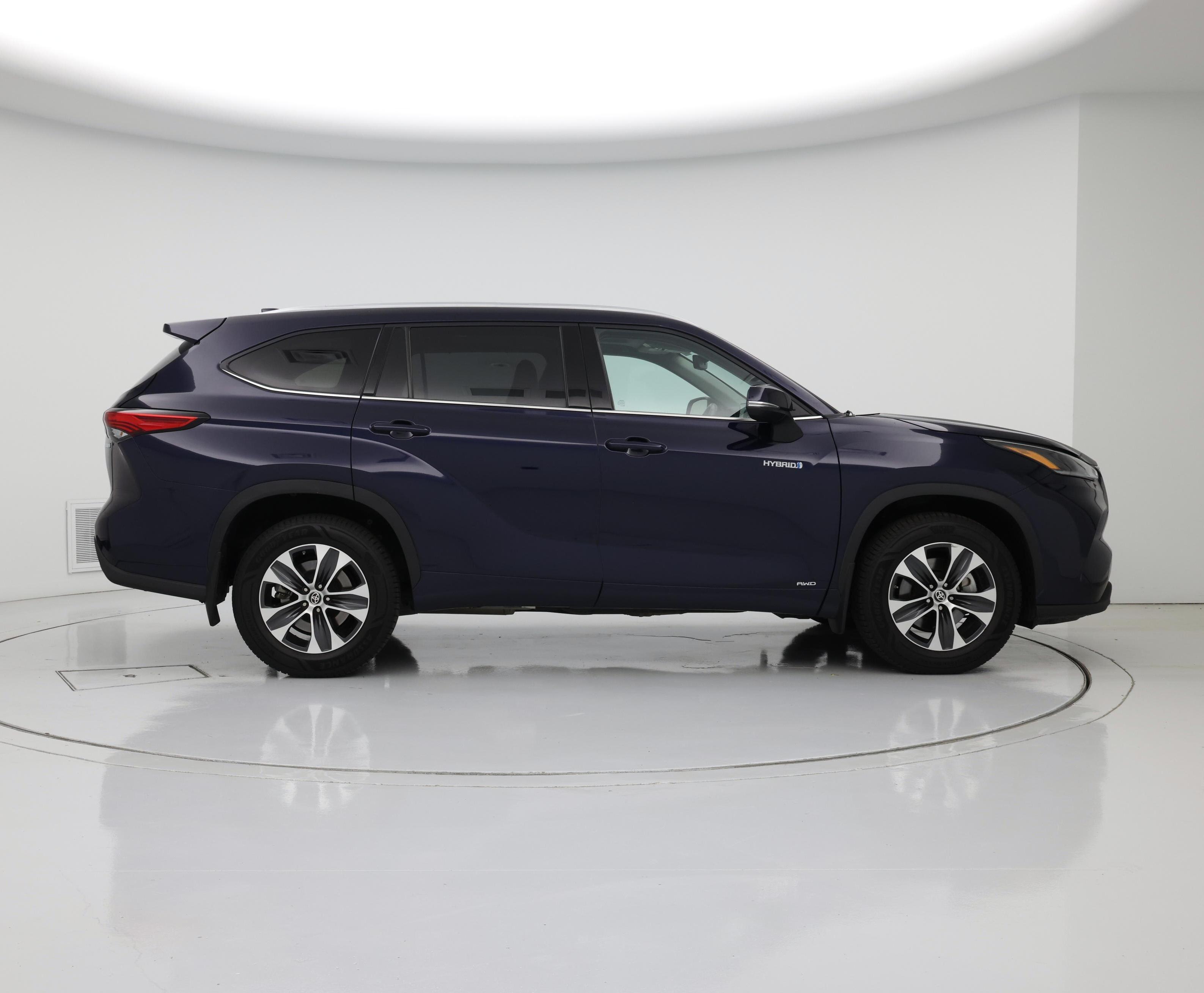 Thumbnail: 2021 Toyota Highlander - 7