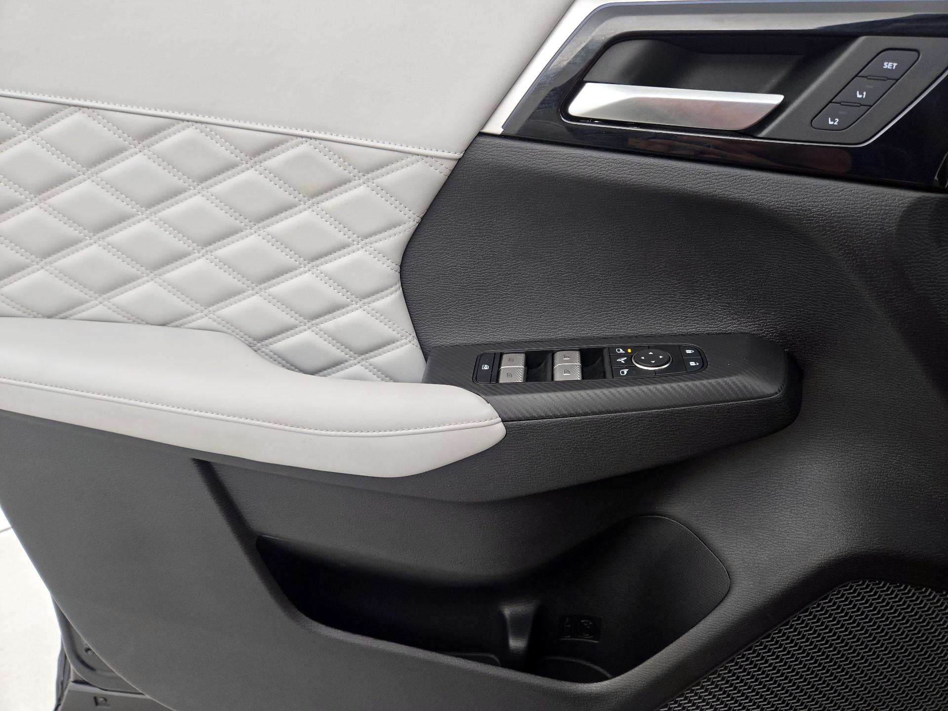 Thumbnail: 2024 Mitsubishi Outlander - 12