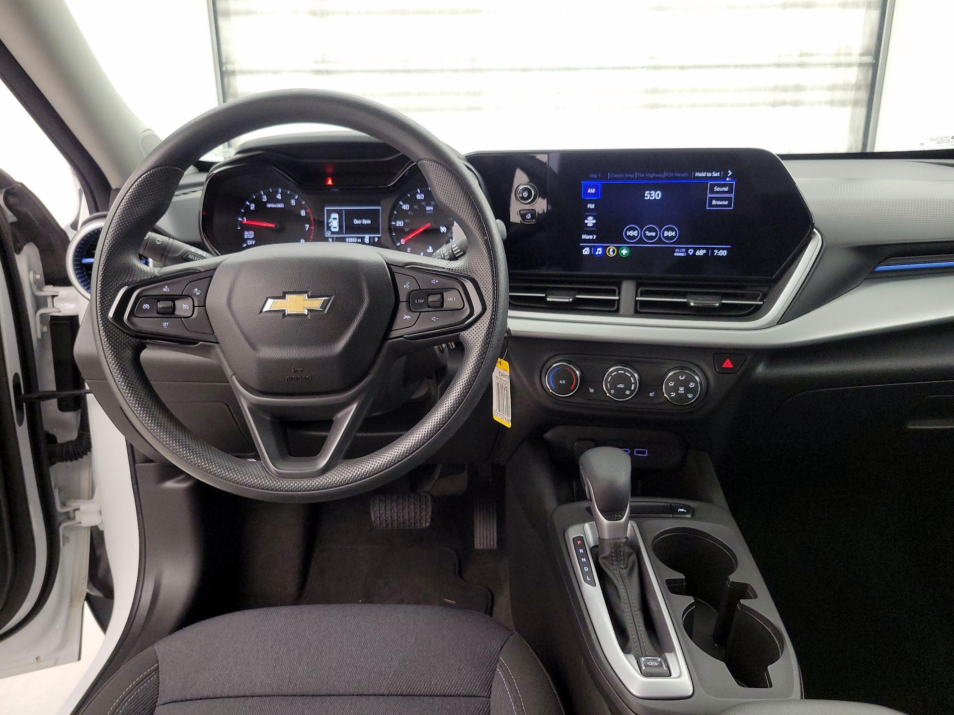 Thumbnail: 2024 Chevrolet Trax - 9
