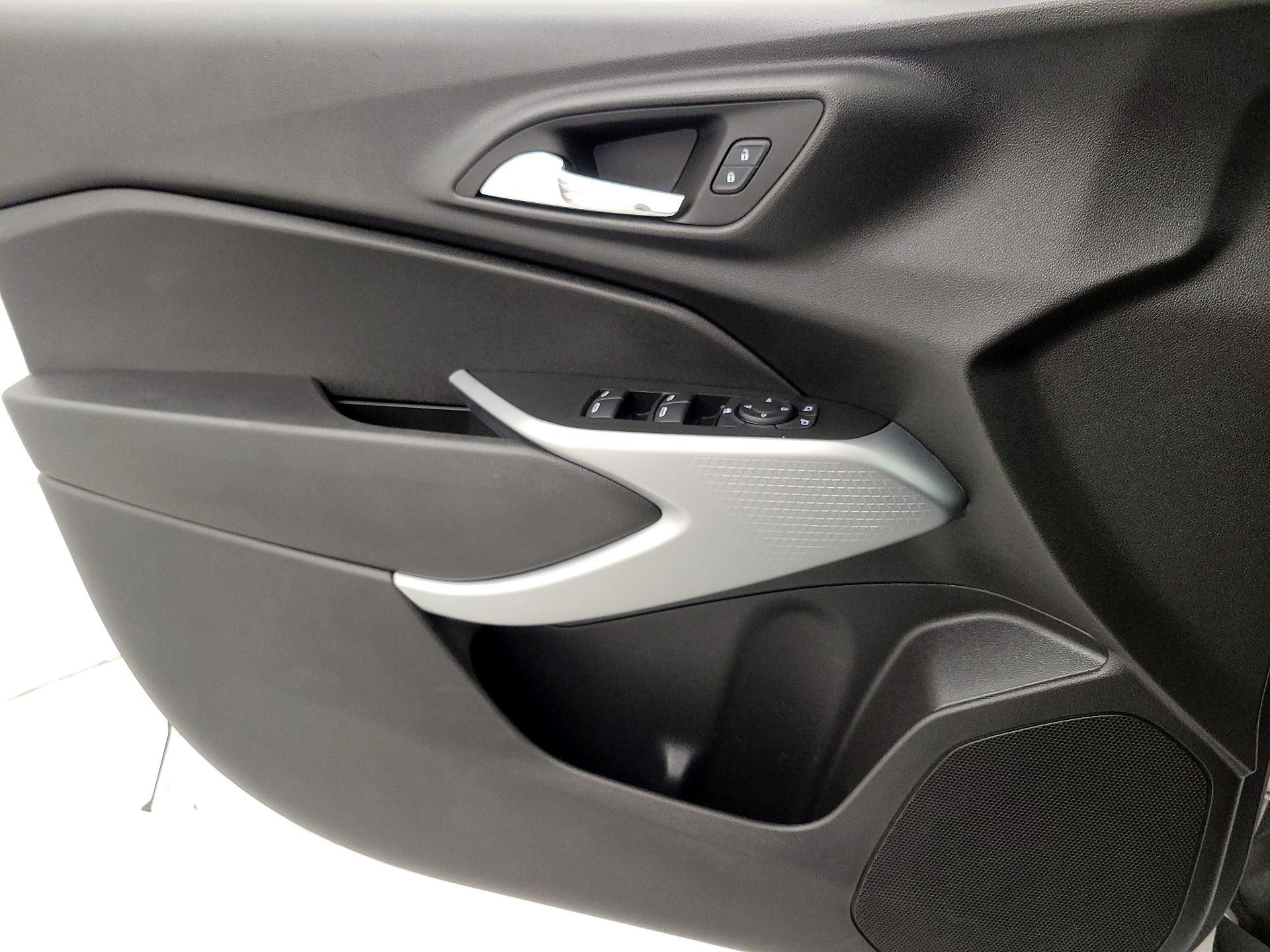 Thumbnail: 2024 Chevrolet Trax - 12