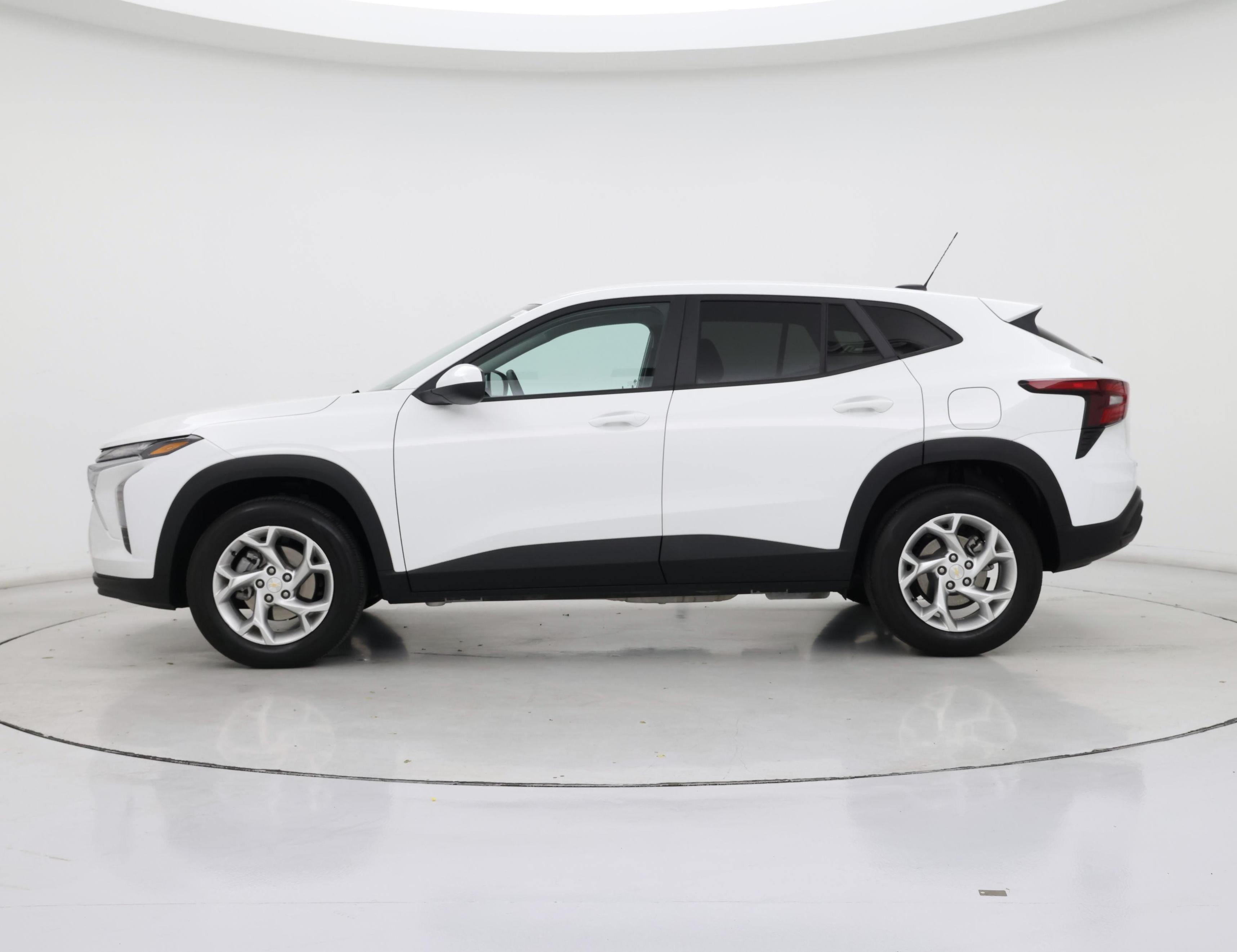 Thumbnail: 2024 Chevrolet Trax - 3