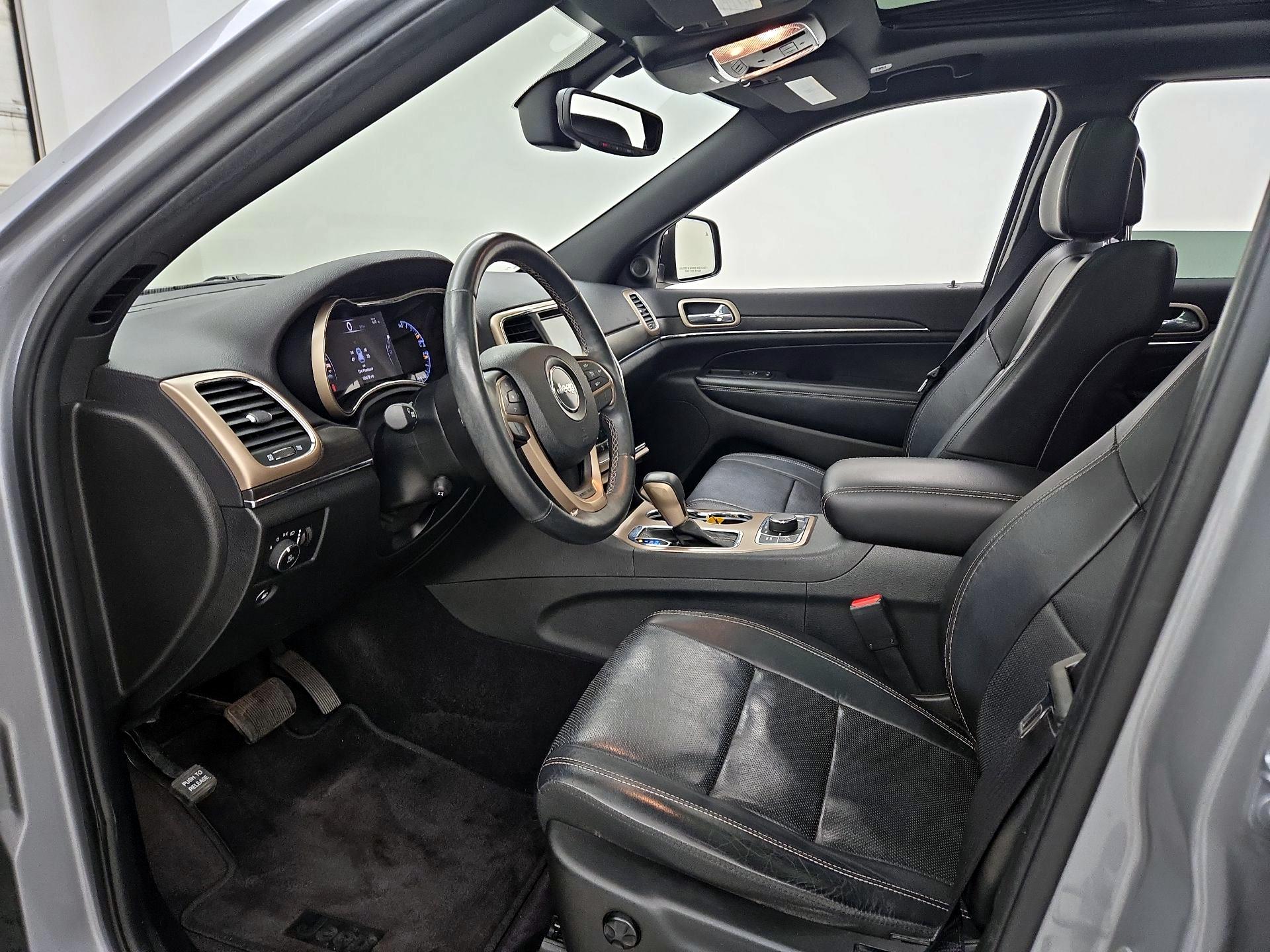 Thumbnail: 2017 Jeep Grand Cherokee - 11