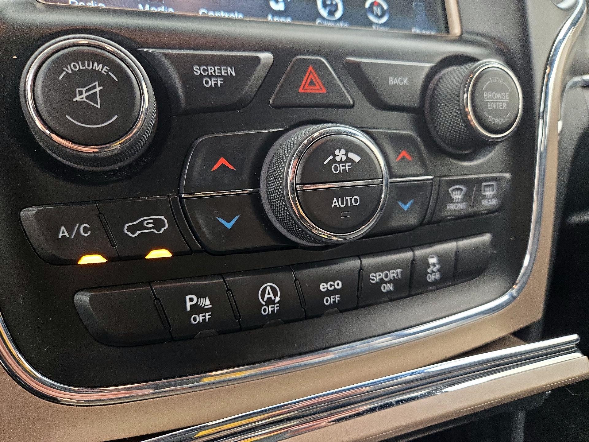 Thumbnail: 2017 Jeep Grand Cherokee - 17