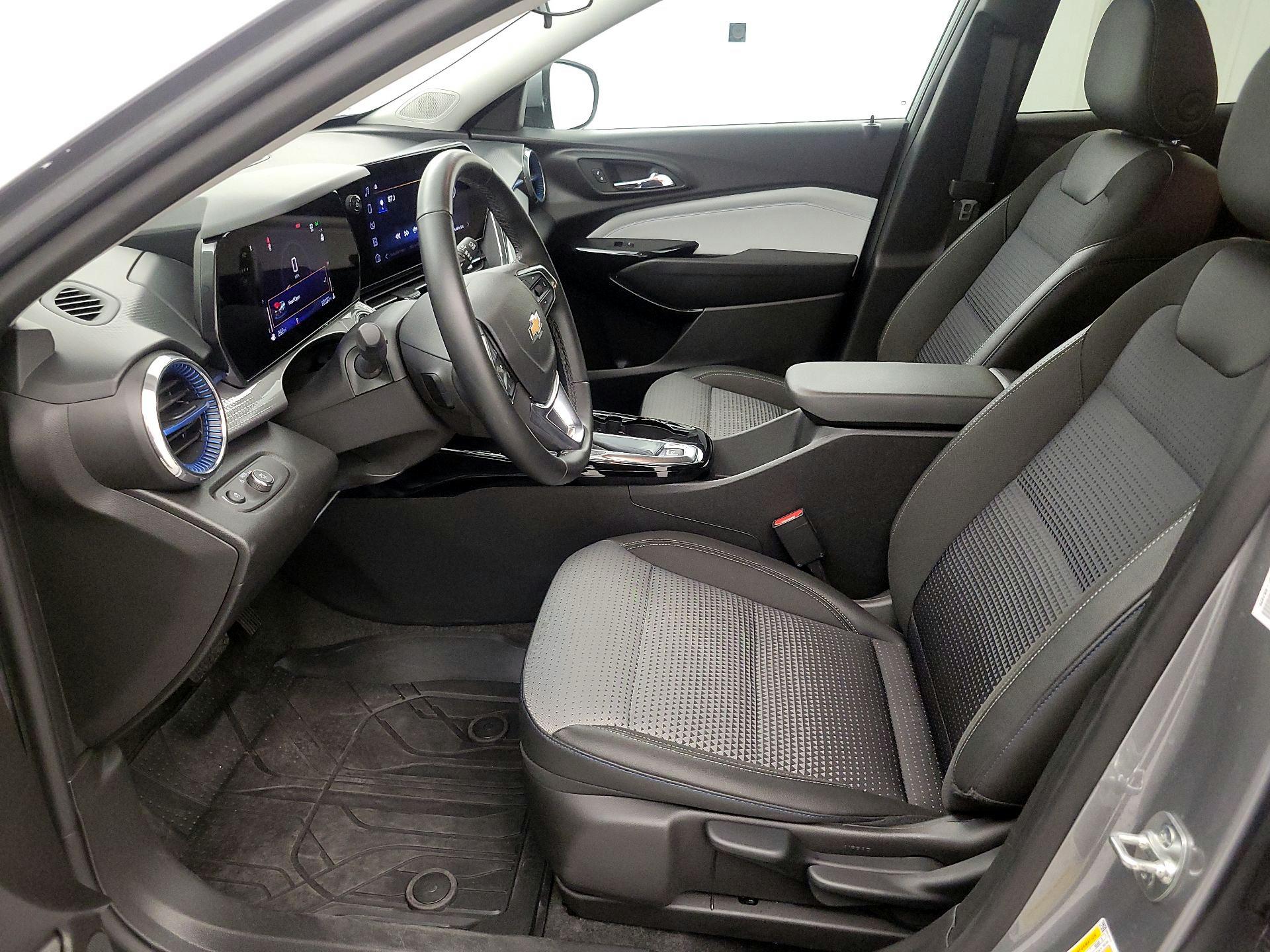 Thumbnail: 2025 Chevrolet Trax - 11