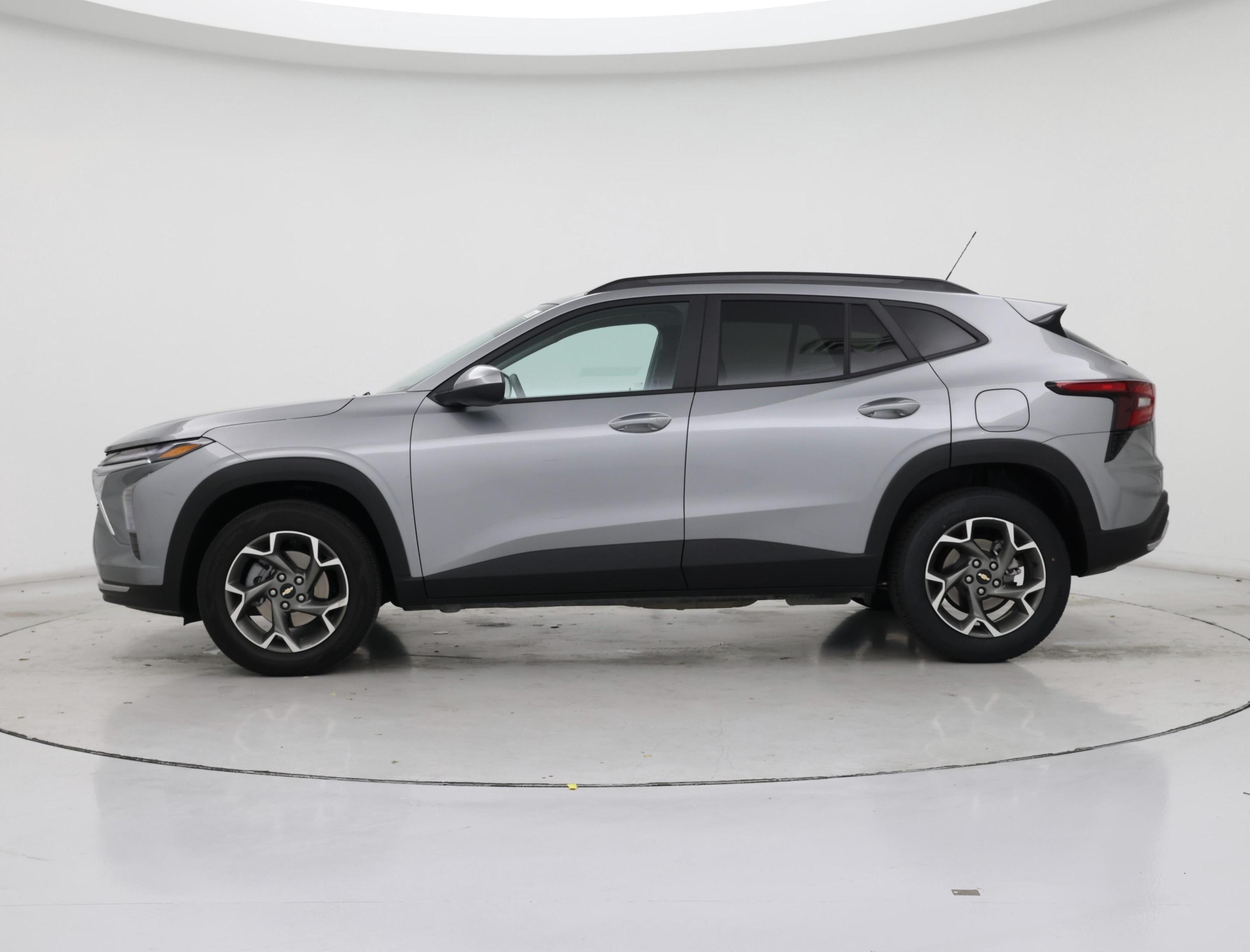 Thumbnail: 2025 Chevrolet Trax - 3