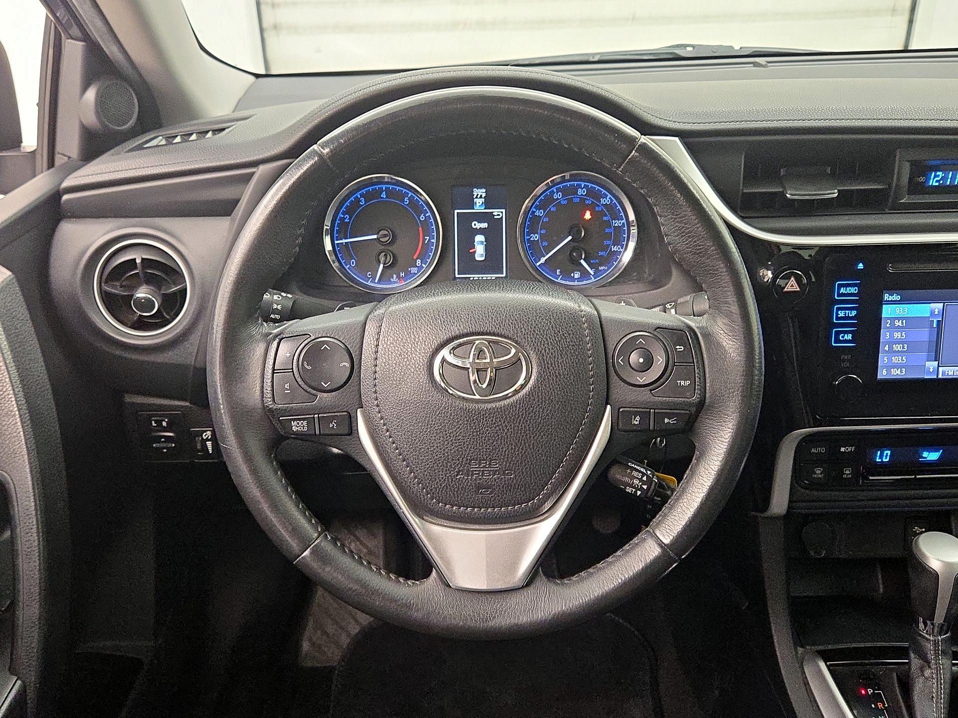 Thumbnail: 2017 Toyota Corolla - 10