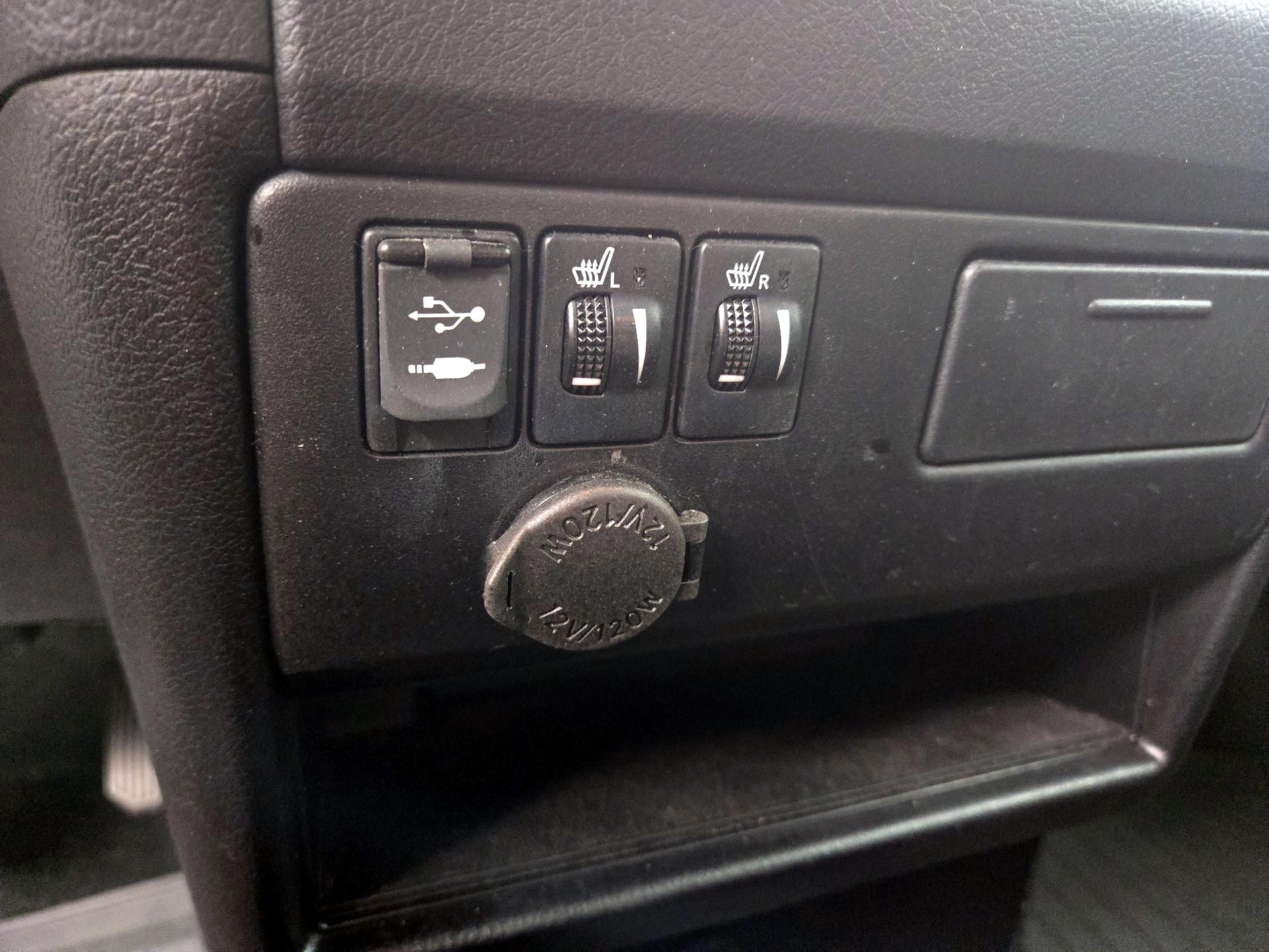 Thumbnail: 2017 Toyota Sienna - 18