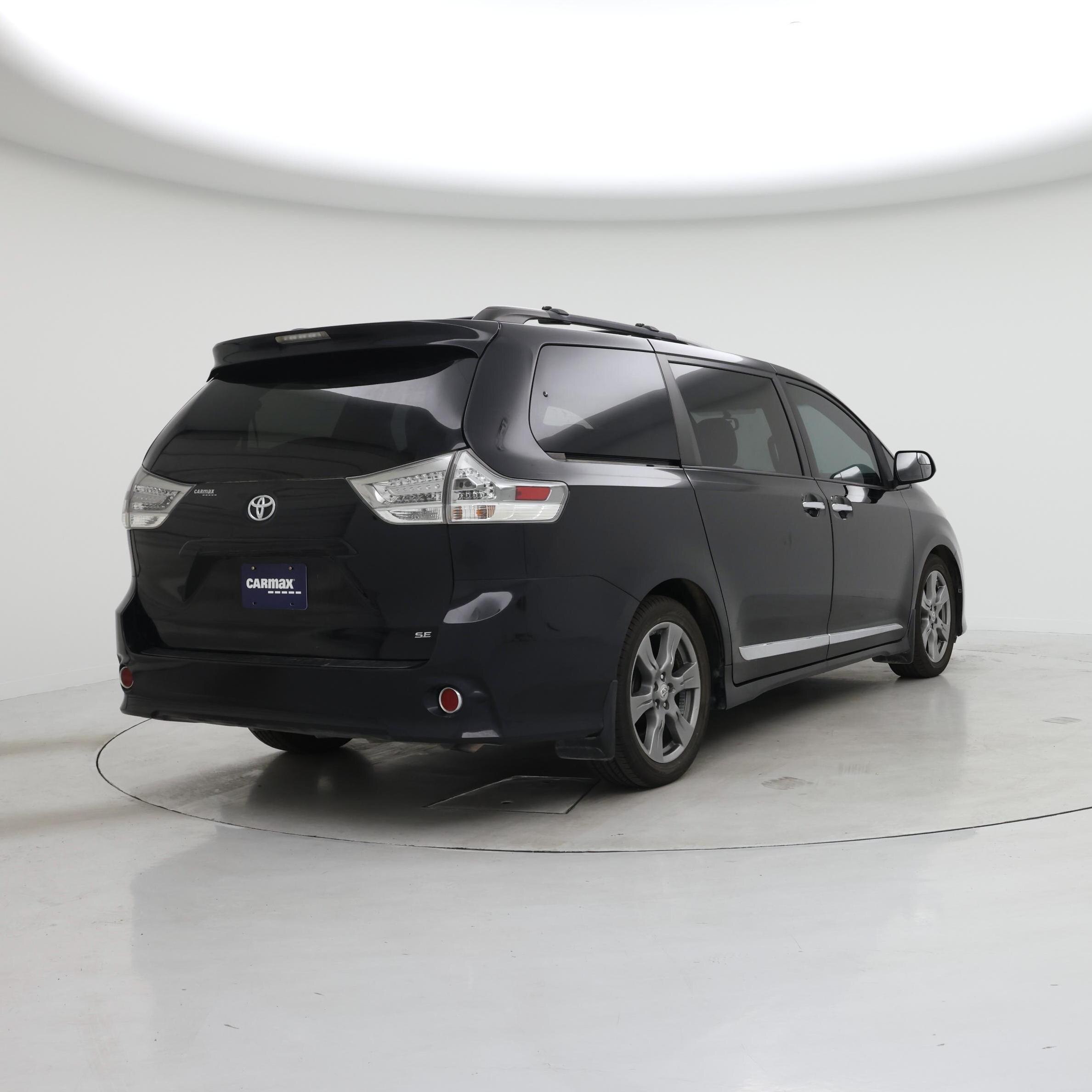 Thumbnail: 2017 Toyota Sienna - 8