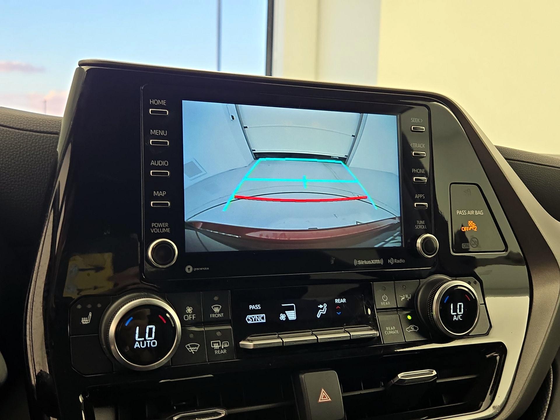 Thumbnail: 2021 Toyota Highlander - 14