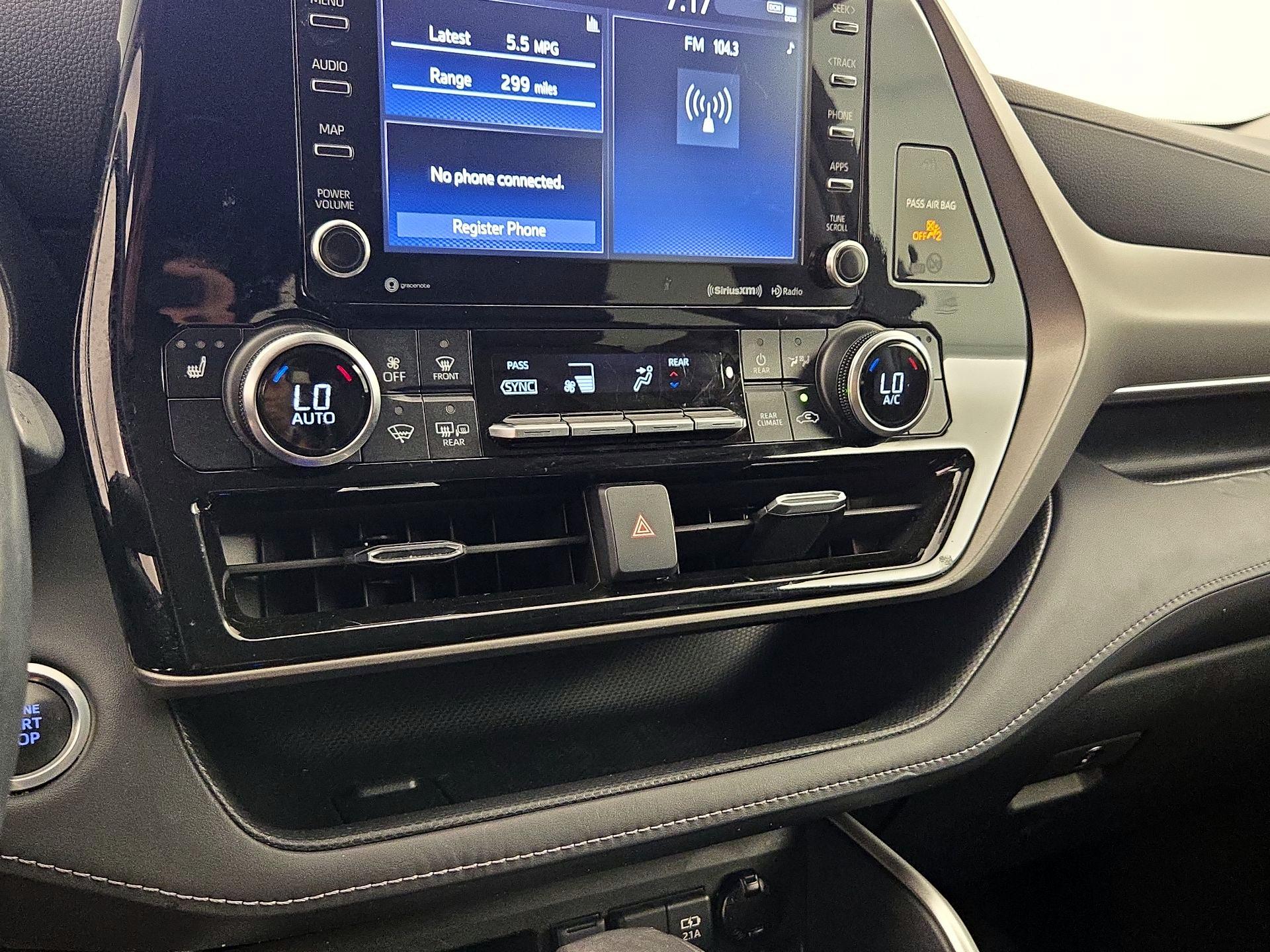 Thumbnail: 2021 Toyota Highlander - 16