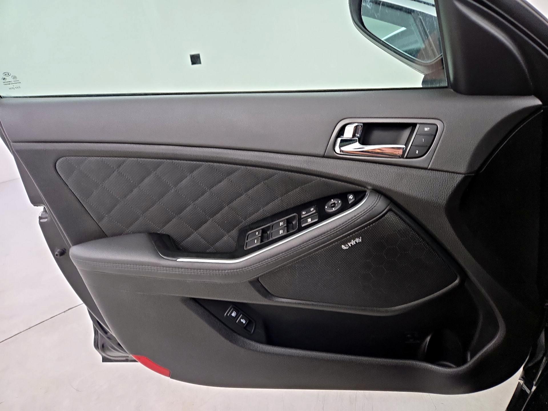 Thumbnail: 2015 Kia Optima - 12