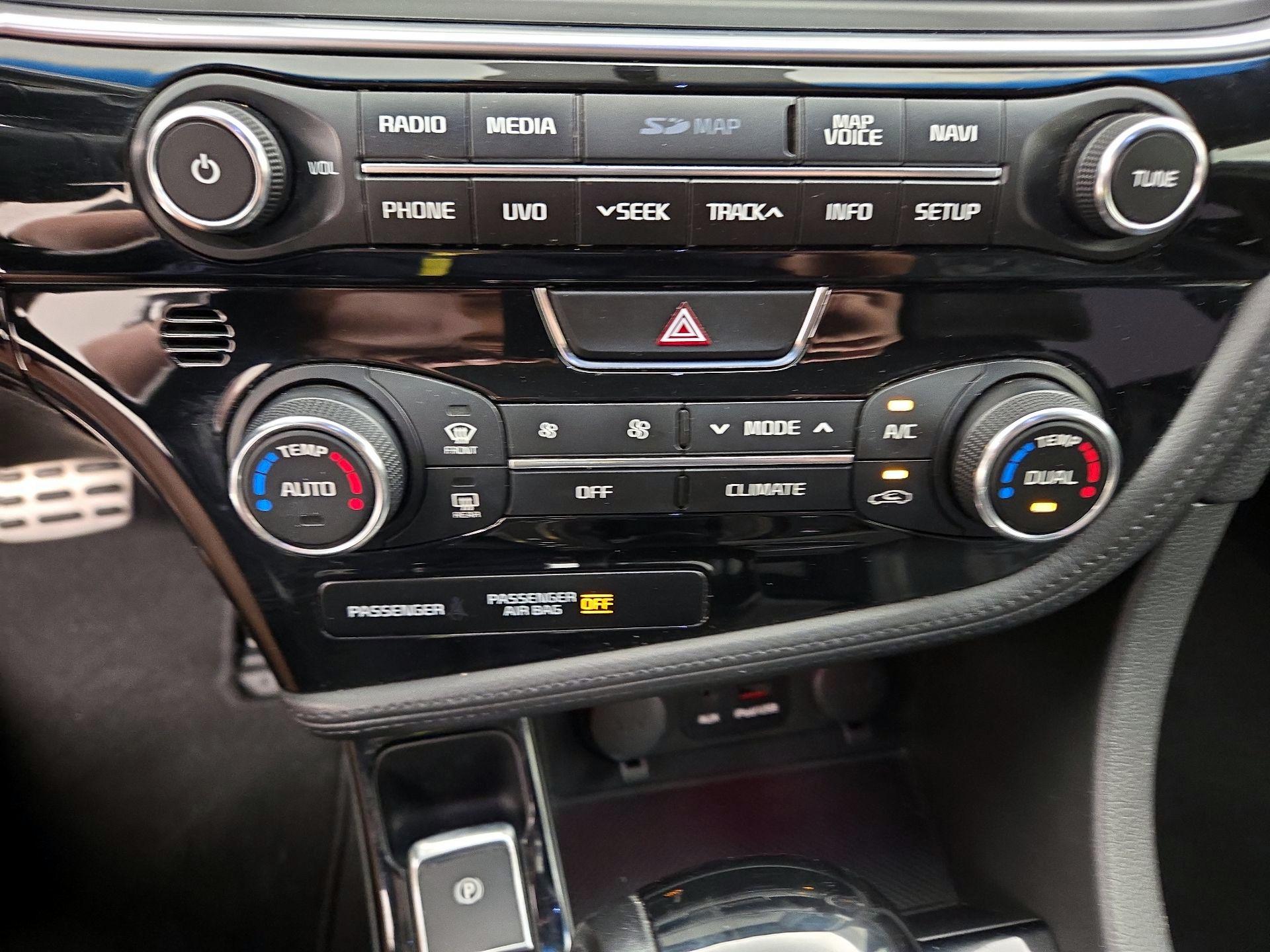 Thumbnail: 2015 Kia Optima - 17