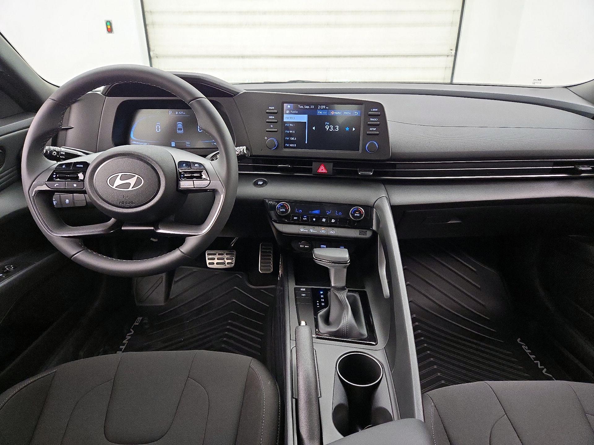 Thumbnail: 2025 Hyundai Elantra - 9