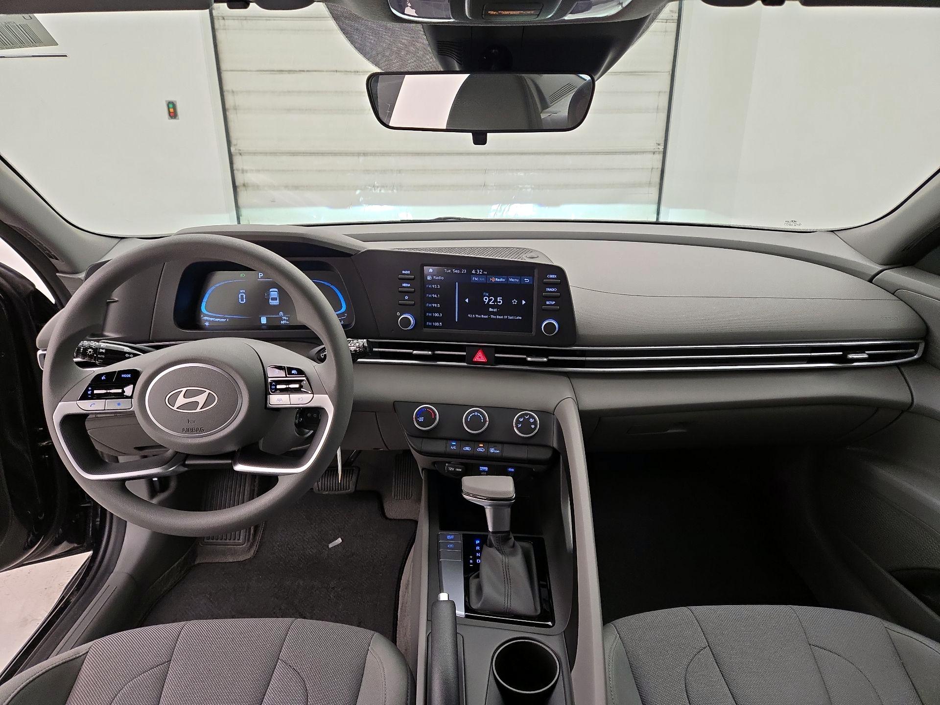 Thumbnail: 2025 Hyundai Elantra - 9