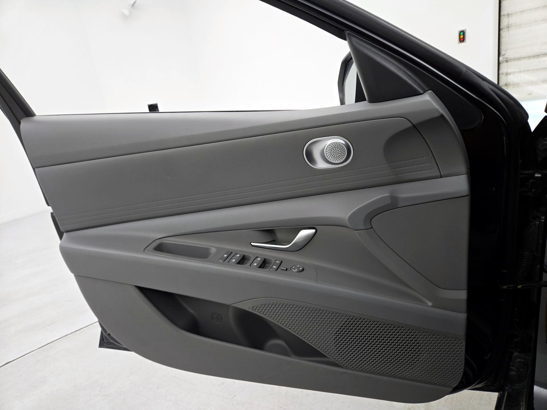Thumbnail: 2025 Hyundai Elantra - 12
