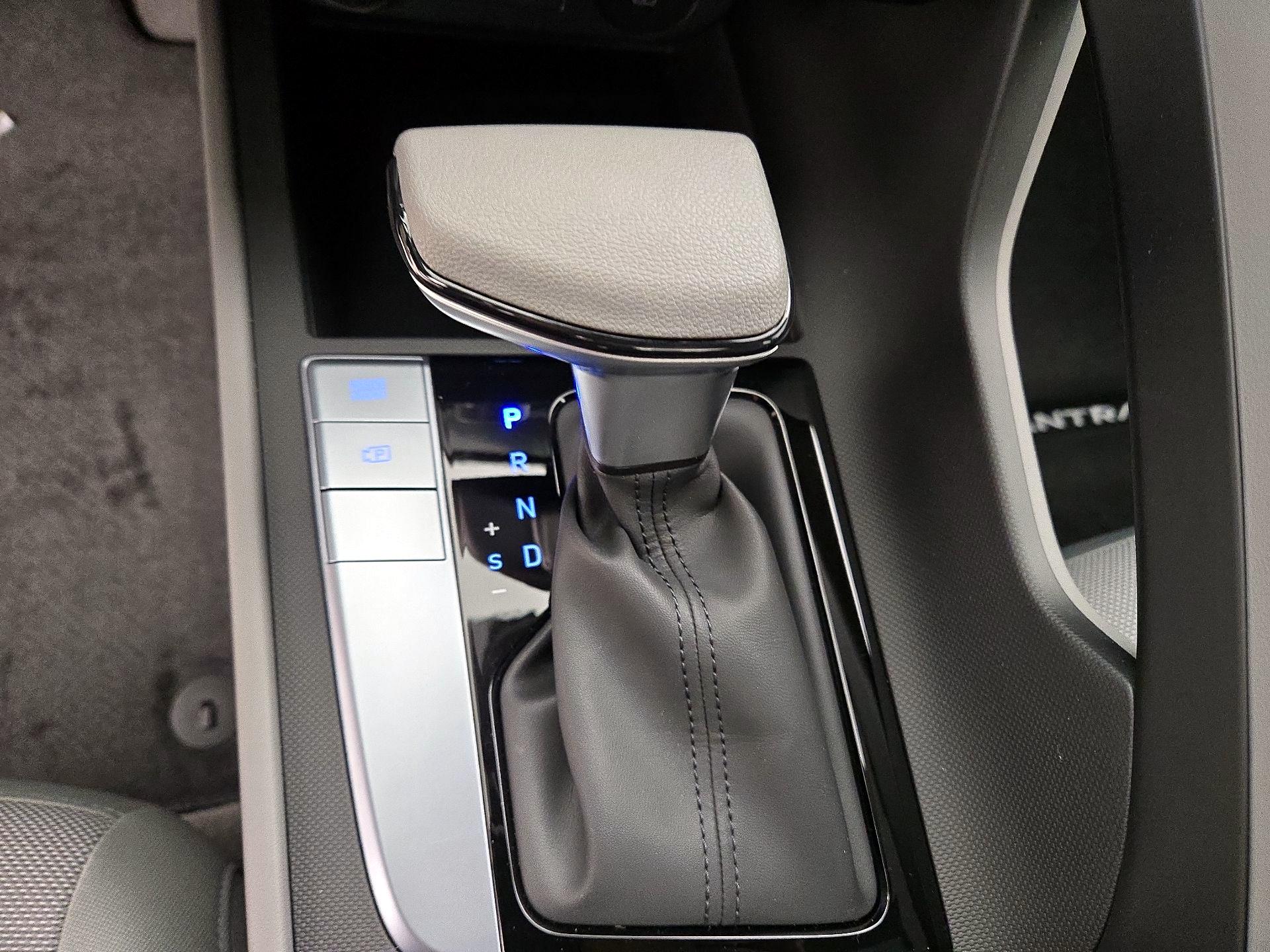 Thumbnail: 2025 Hyundai Elantra - 17