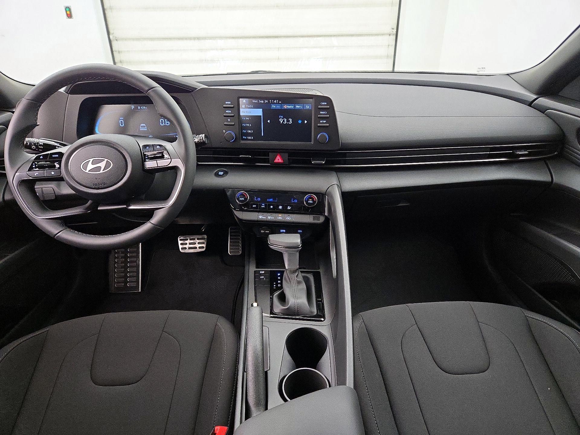 Thumbnail: 2025 Hyundai Elantra - 9