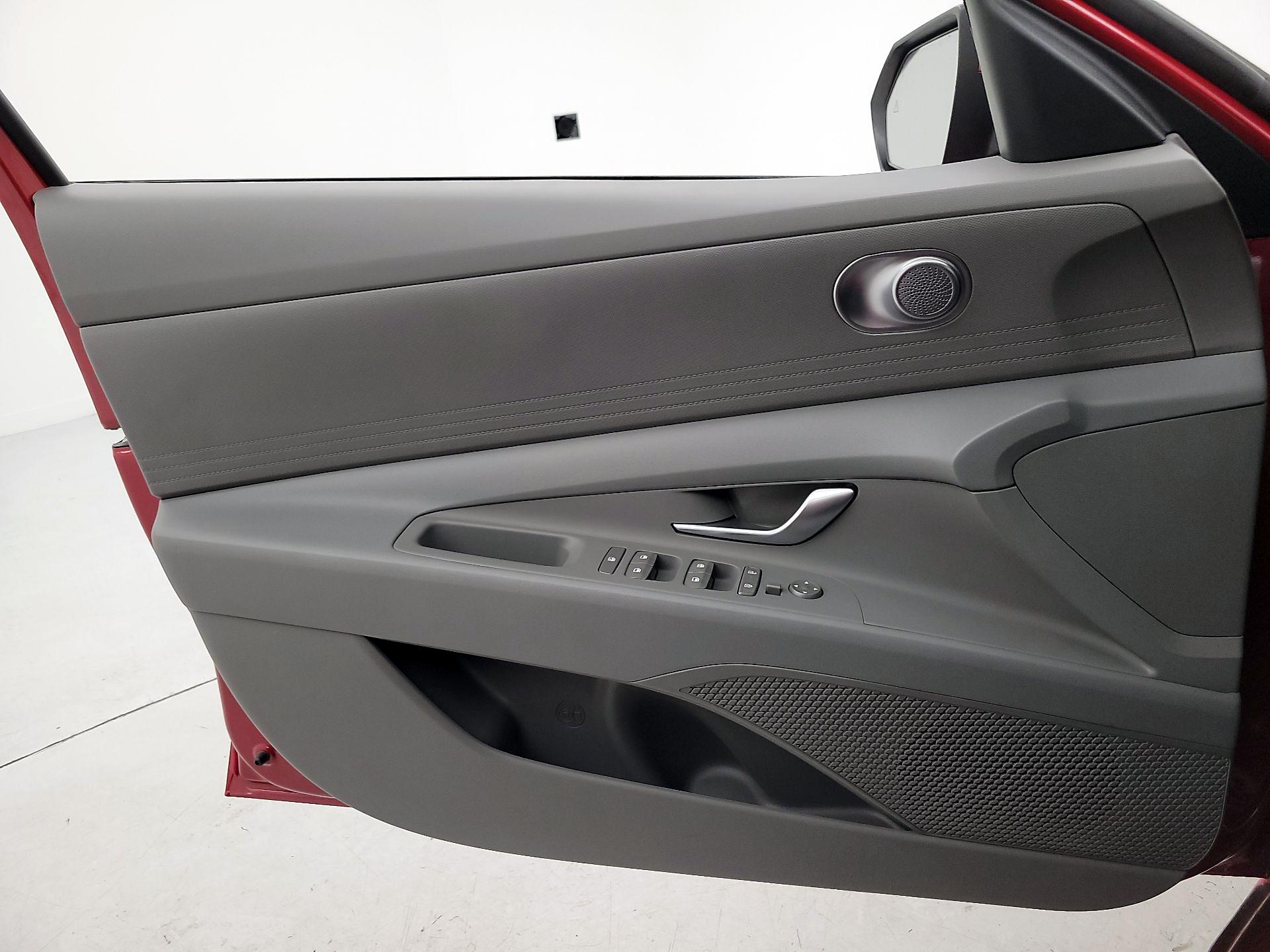 Thumbnail: 2025 Hyundai Elantra - 12
