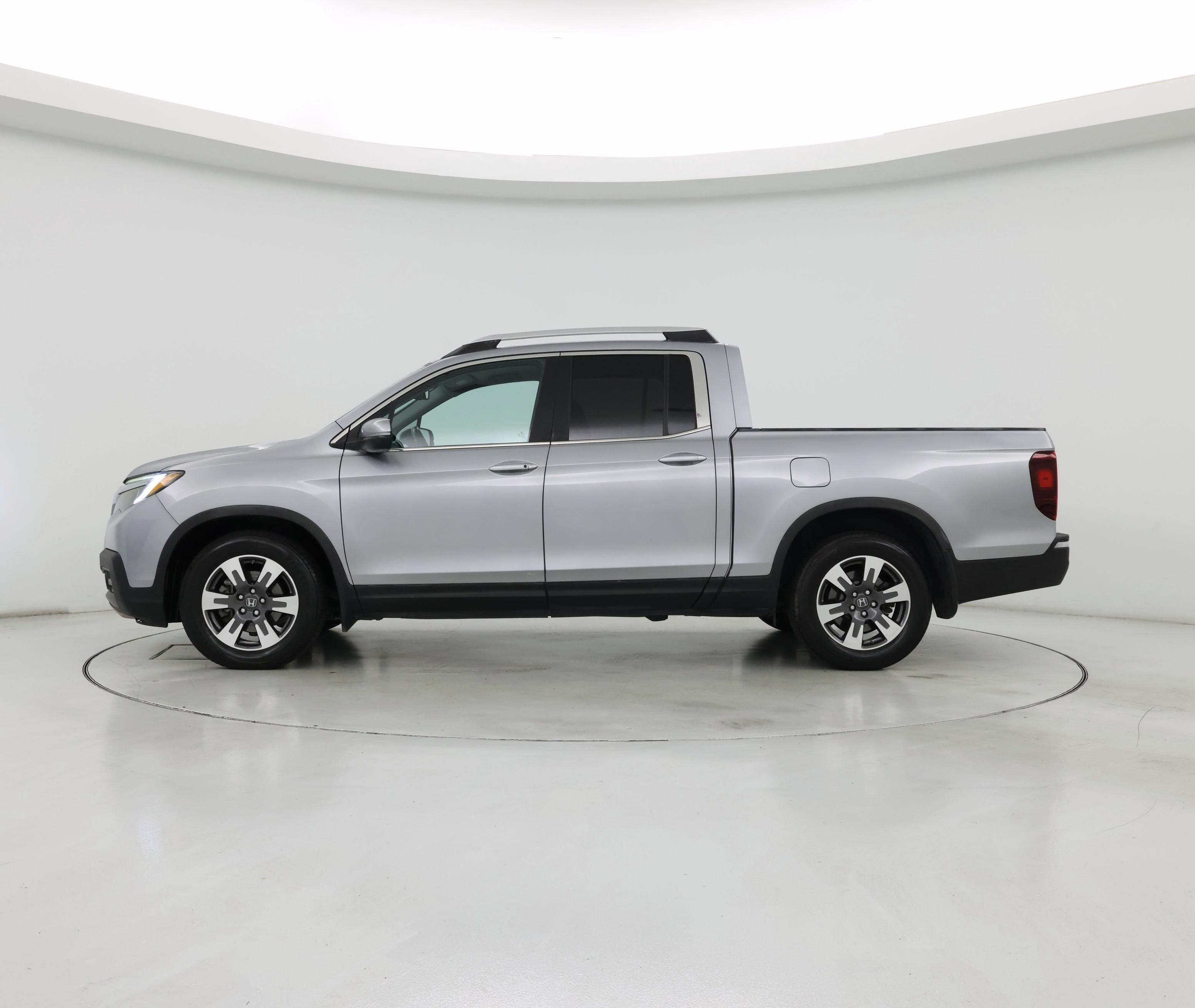 Thumbnail: 2017 Honda Ridgeline - 3