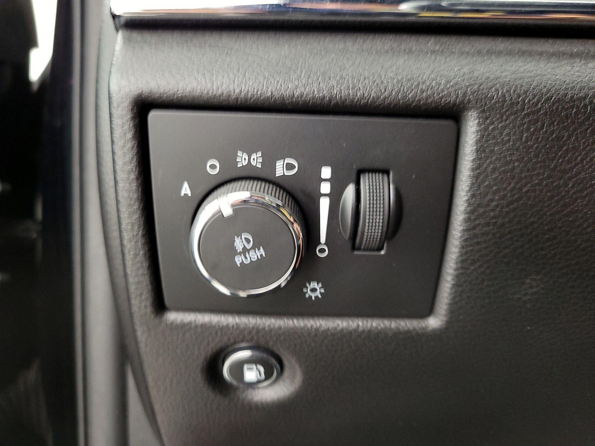 Thumbnail: 2019 Jeep Grand Cherokee - 13