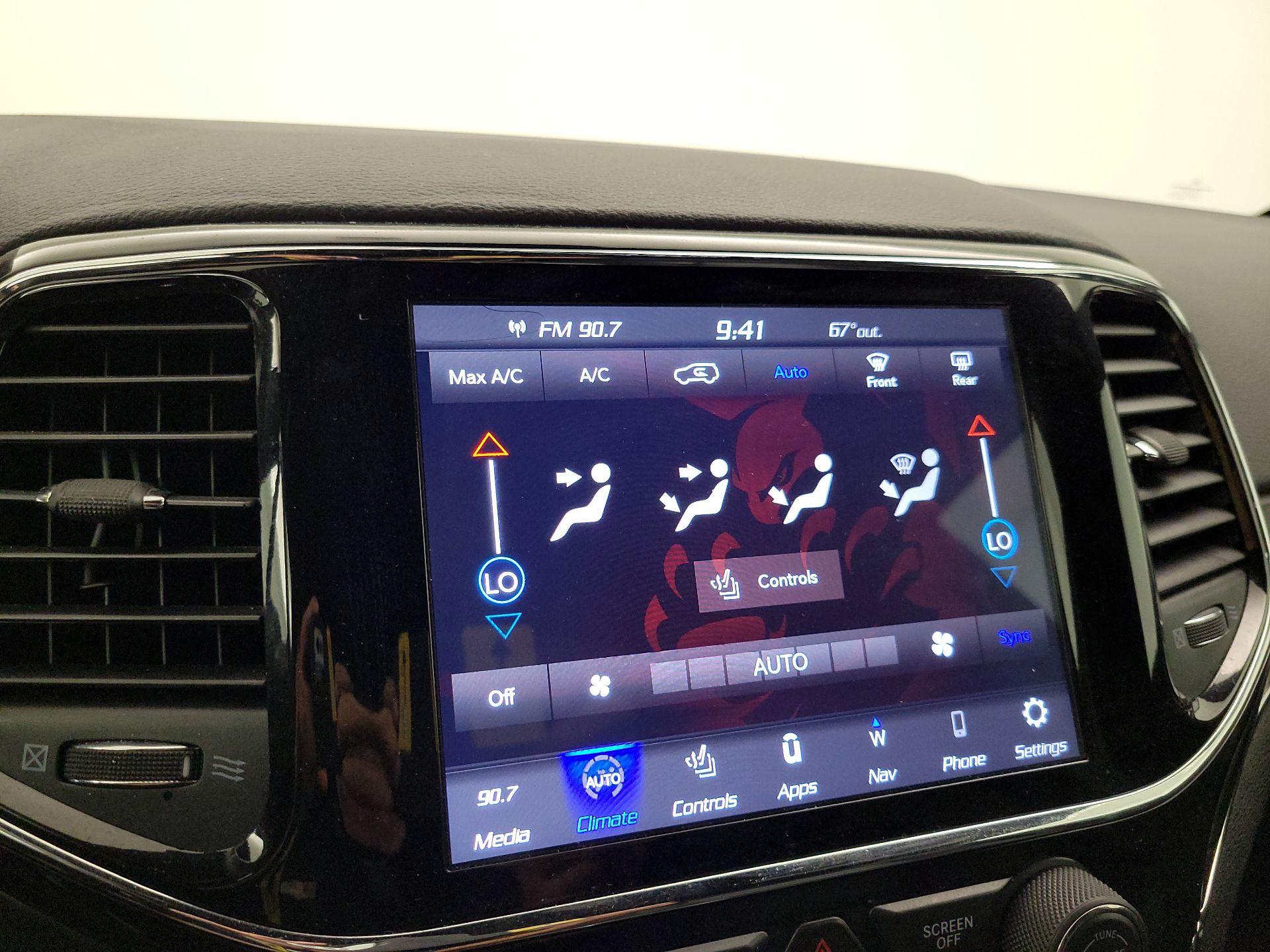 Thumbnail: 2019 Jeep Grand Cherokee - 17