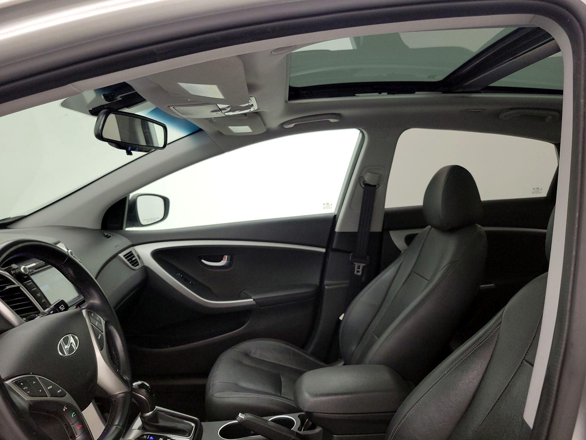 Thumbnail: 2016 Hyundai Elantra - 12