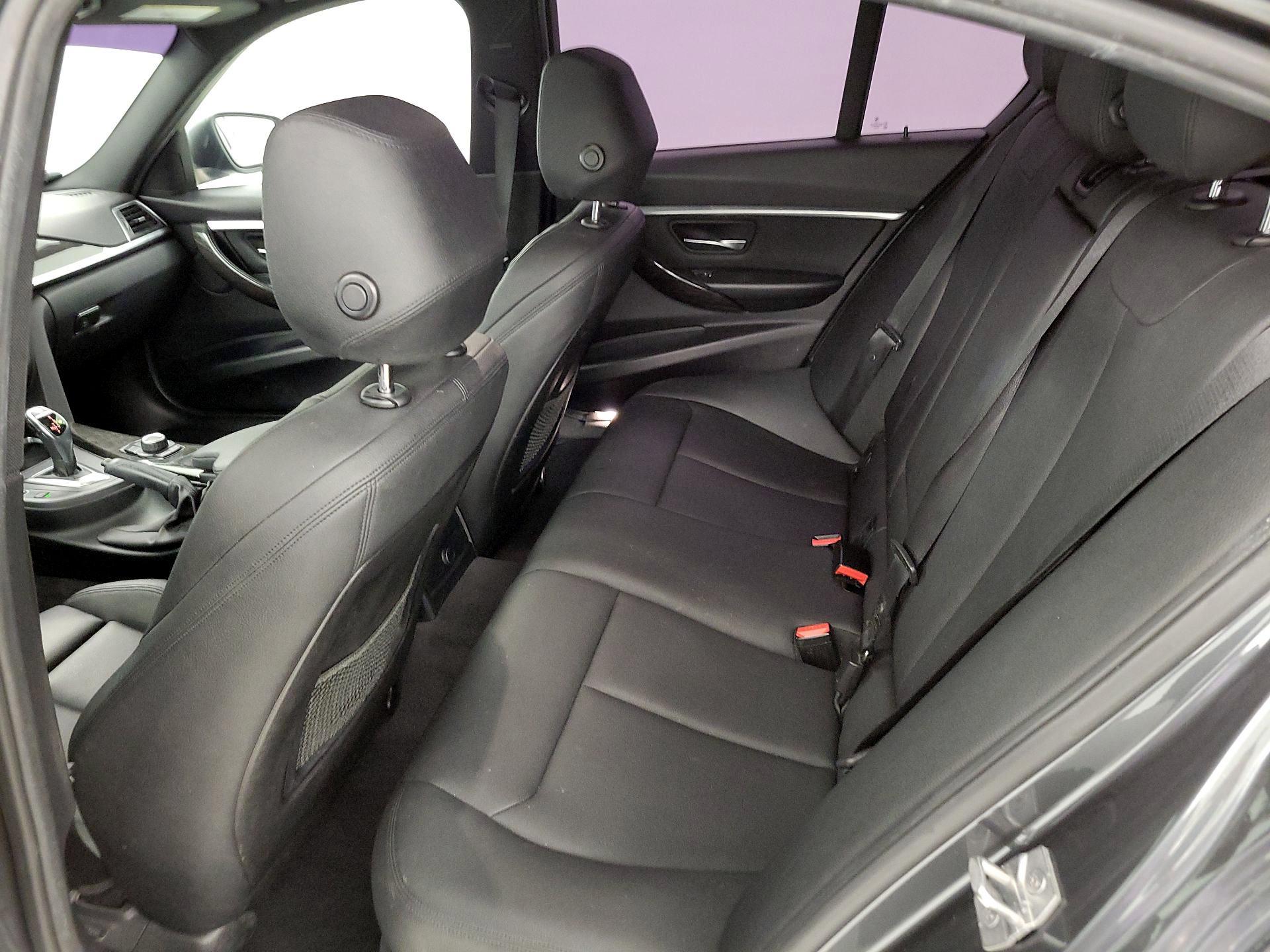 Thumbnail: 2016 BMW 3 Series - 20
