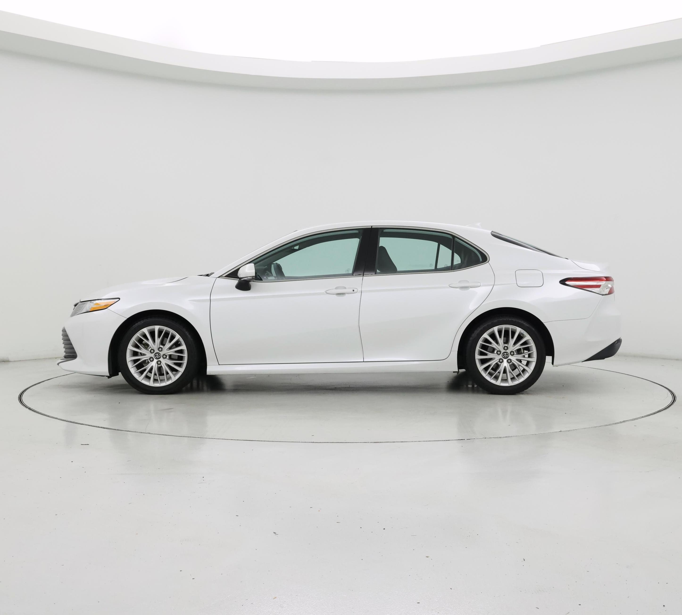 Thumbnail: 2019 Toyota Camry - 3