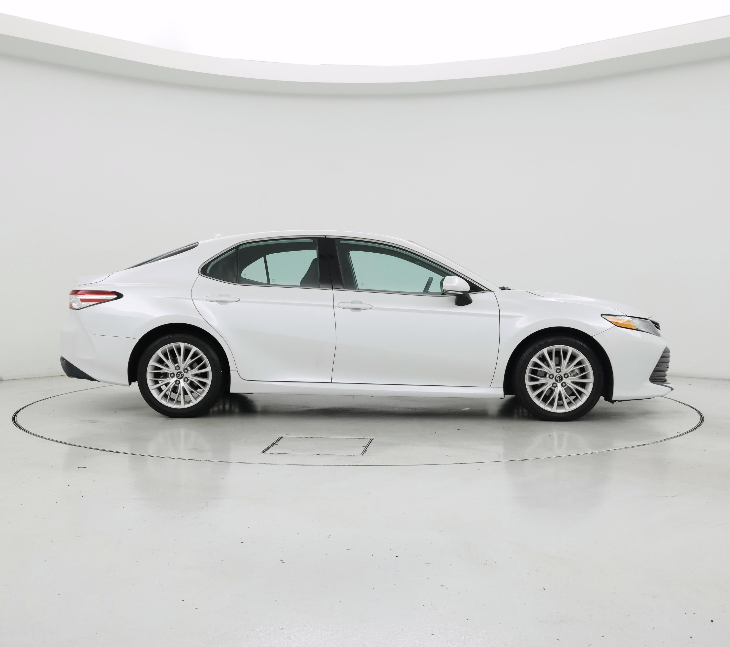 Thumbnail: 2019 Toyota Camry - 7