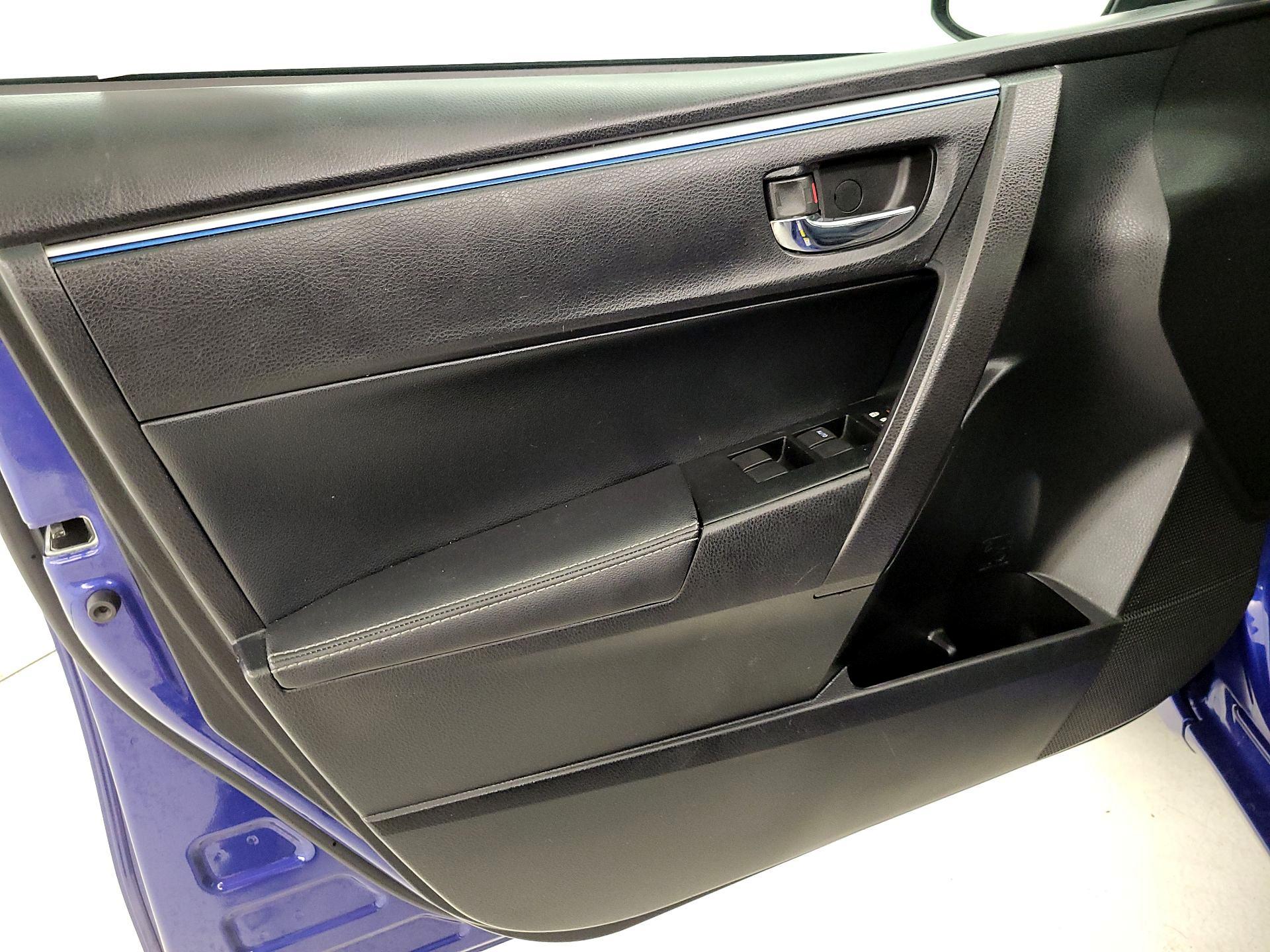 Thumbnail: 2015 Toyota Corolla - 12