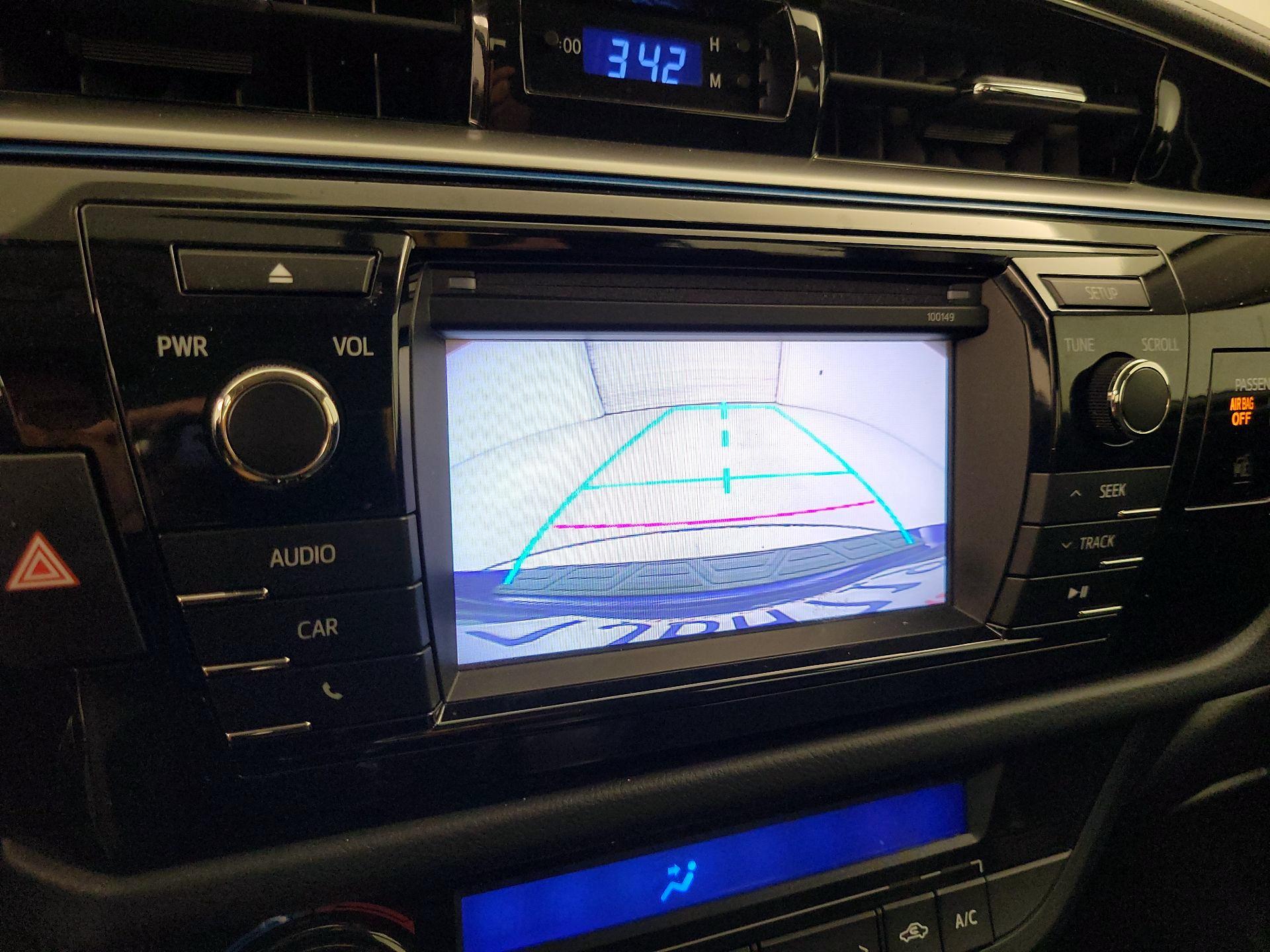 Thumbnail: 2015 Toyota Corolla - 14
