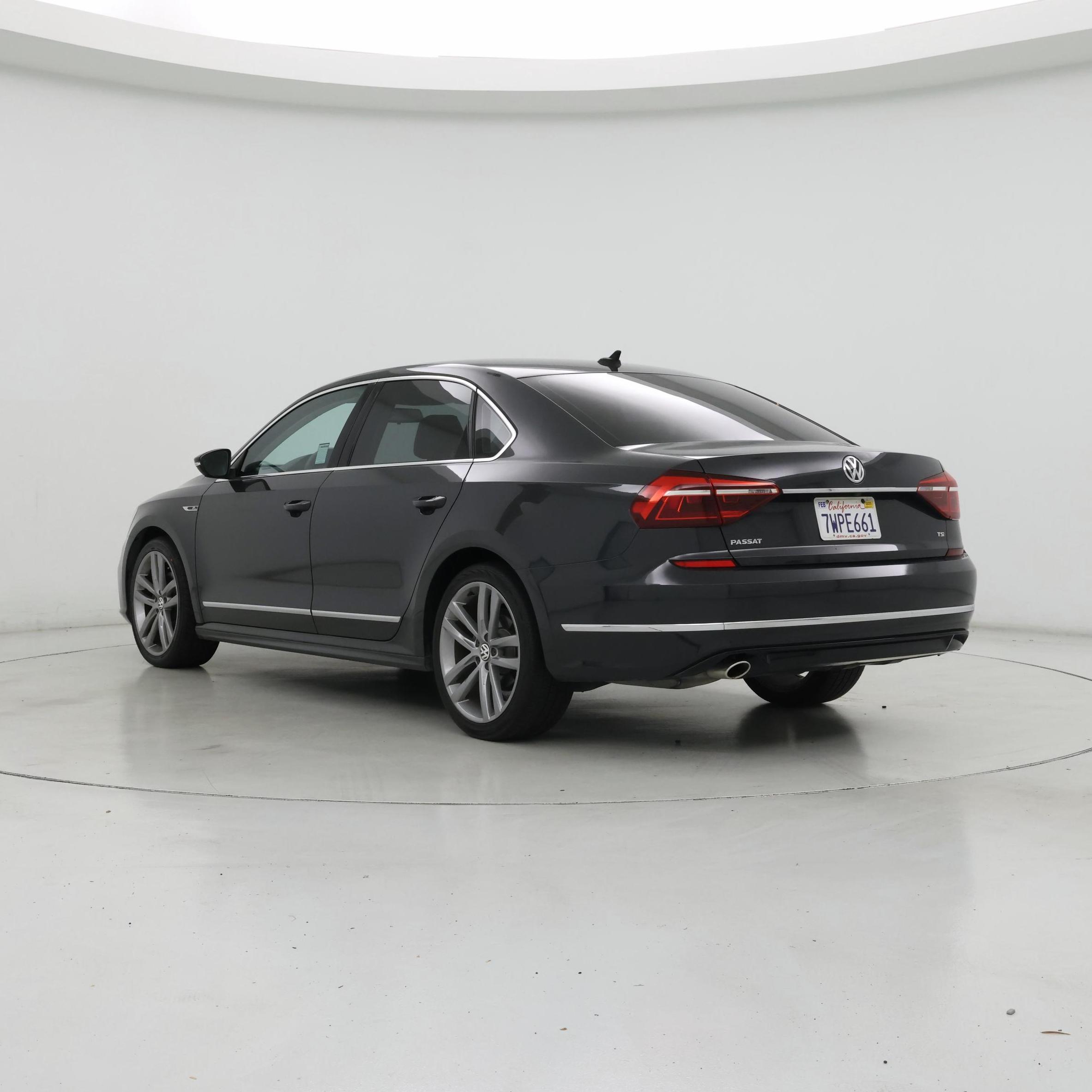 Thumbnail: 2017 Volkswagen Passat - 2