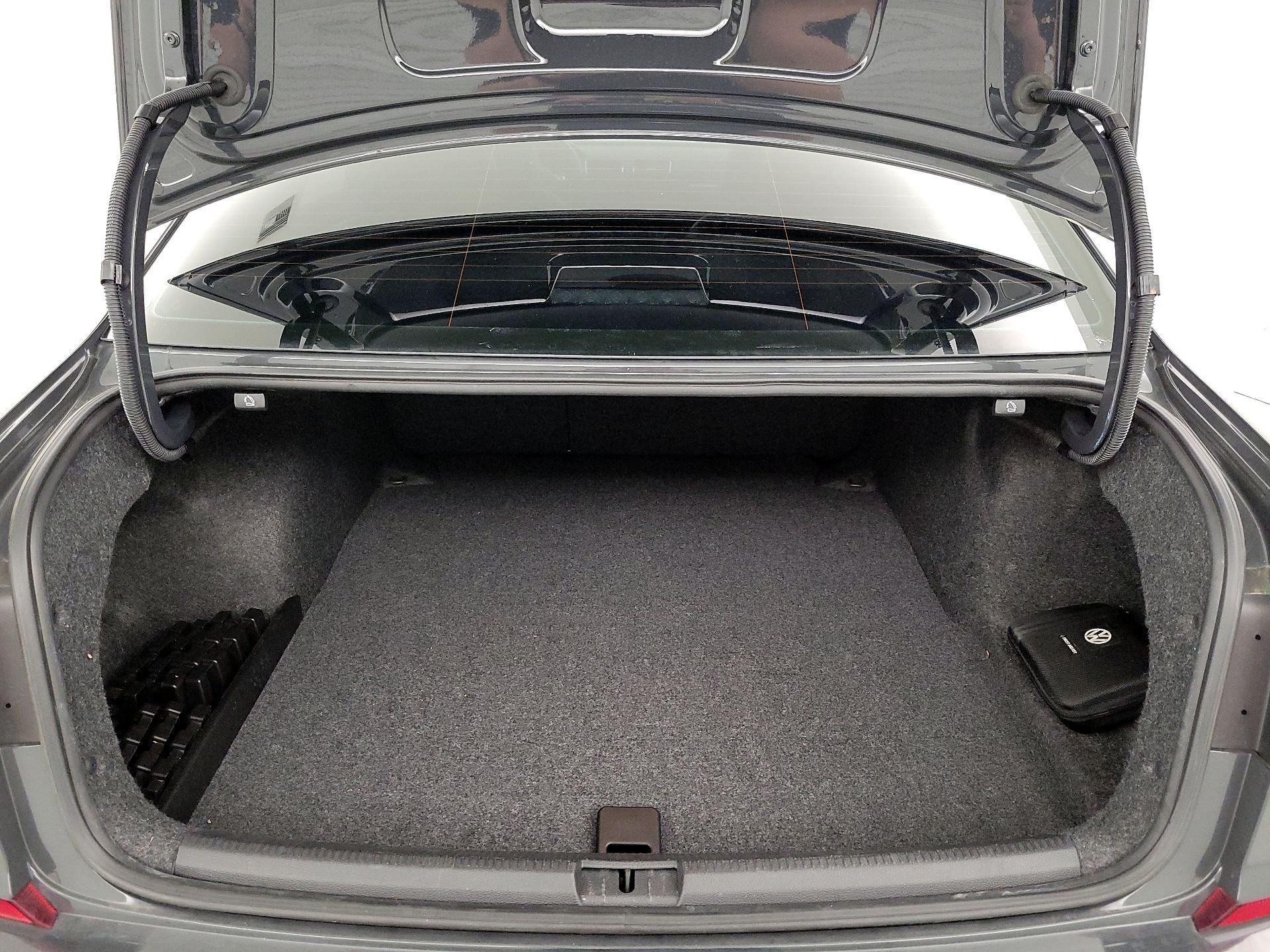 Thumbnail: 2017 Volkswagen Passat - 20