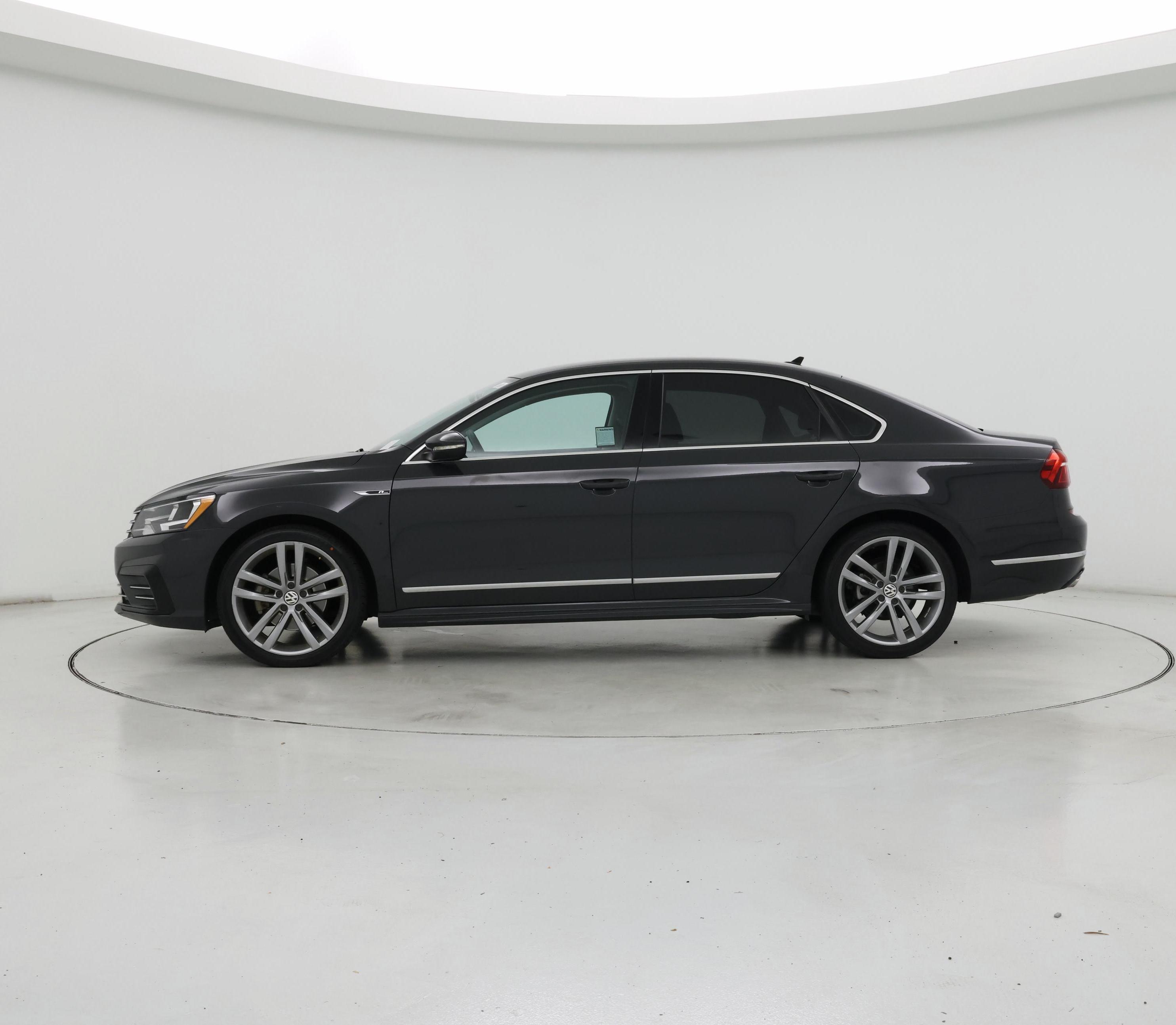Thumbnail: 2017 Volkswagen Passat - 3