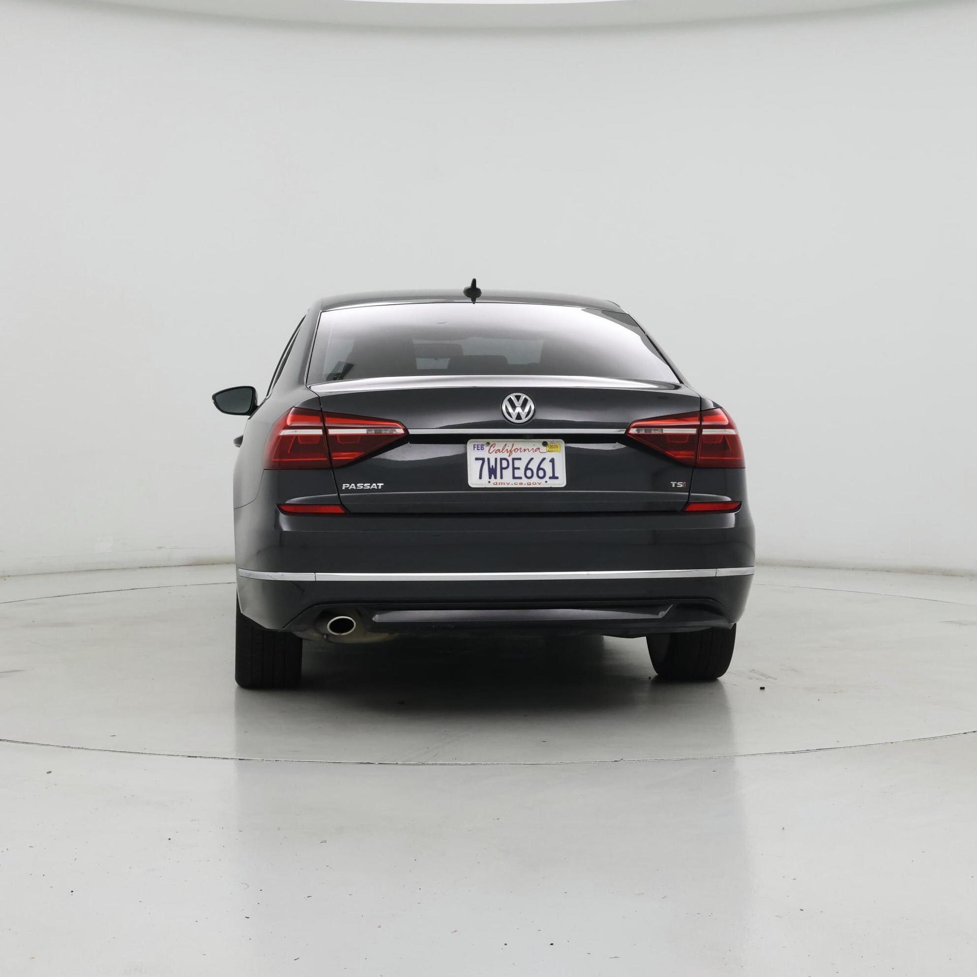 Thumbnail: 2017 Volkswagen Passat - 6