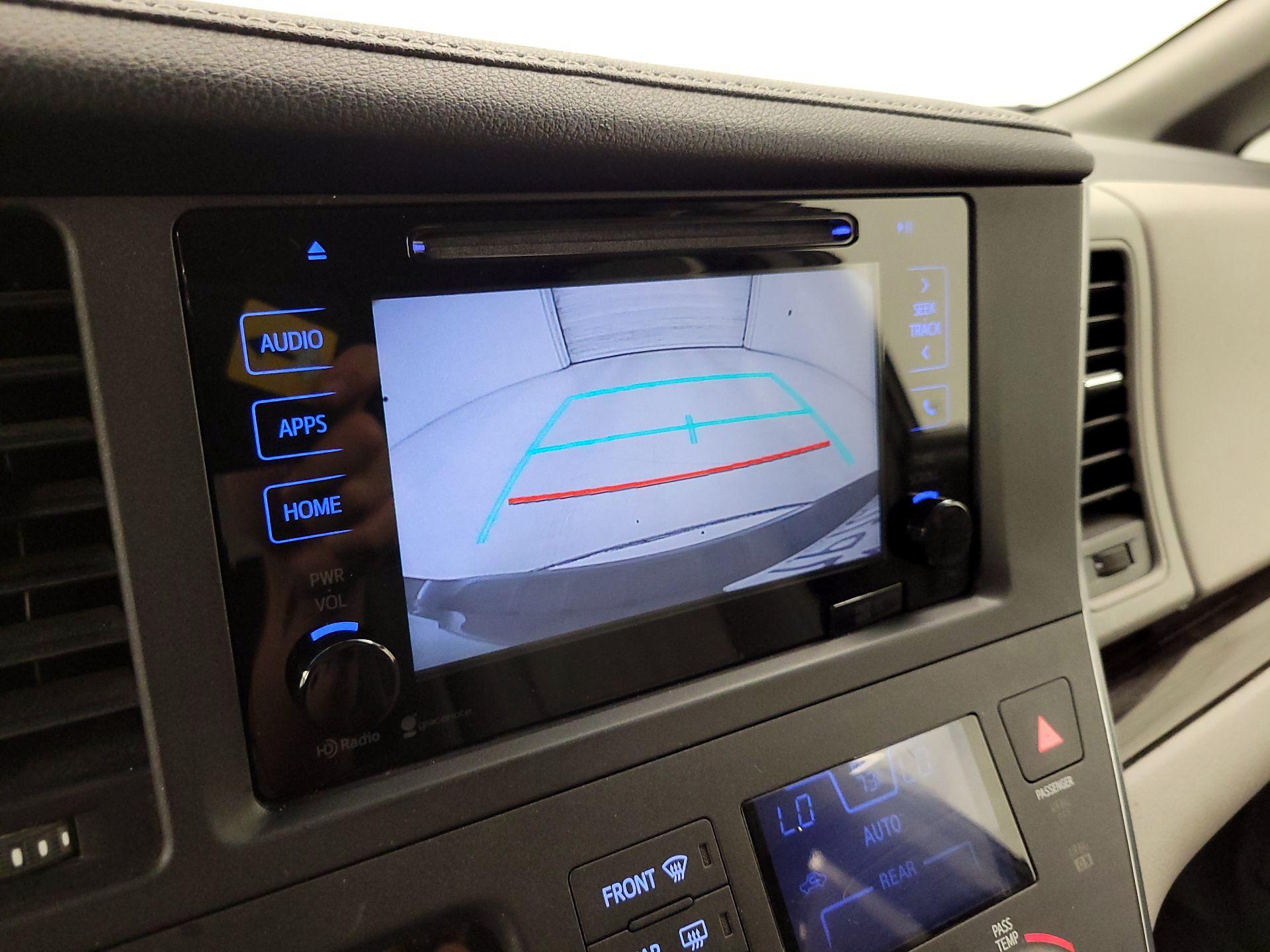 Thumbnail: 2015 Toyota Sienna - 14